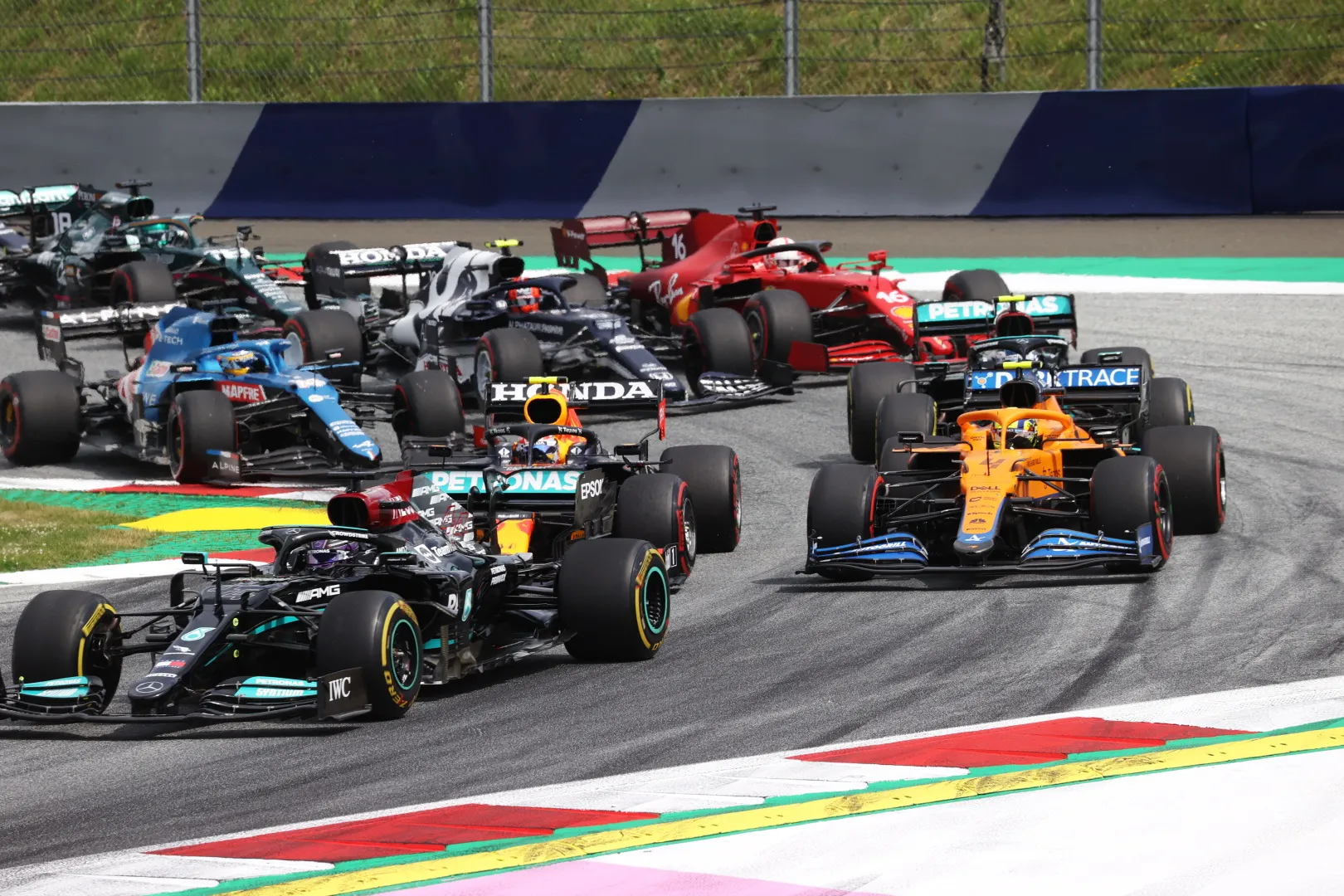 Mercedes grid oostenrijk redbull mclaren start