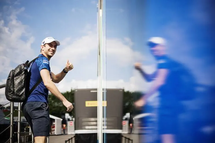 Latifi heeft doodsbedreigingen een plek gegeven: 'Het ligt nu volledig achter me'