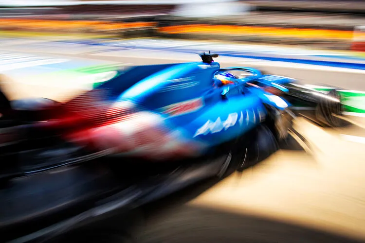 Rossi ziet fouten van Alpine bij rijderskeuze, maar zal niks veranderen: 'Het werkt goed'