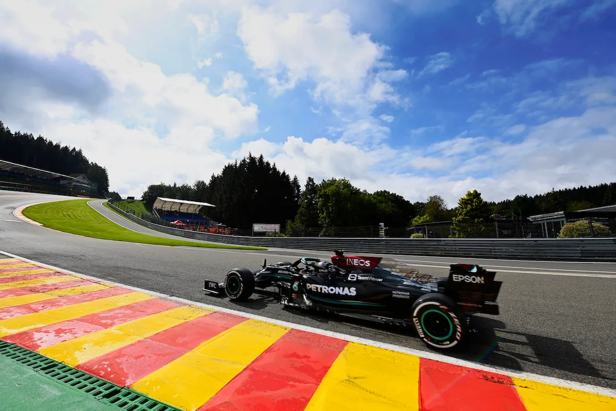 Maak het asfalt maar nat: Circuit Spa-Francorchamps levert nagenoeg altijd topwedstrijden