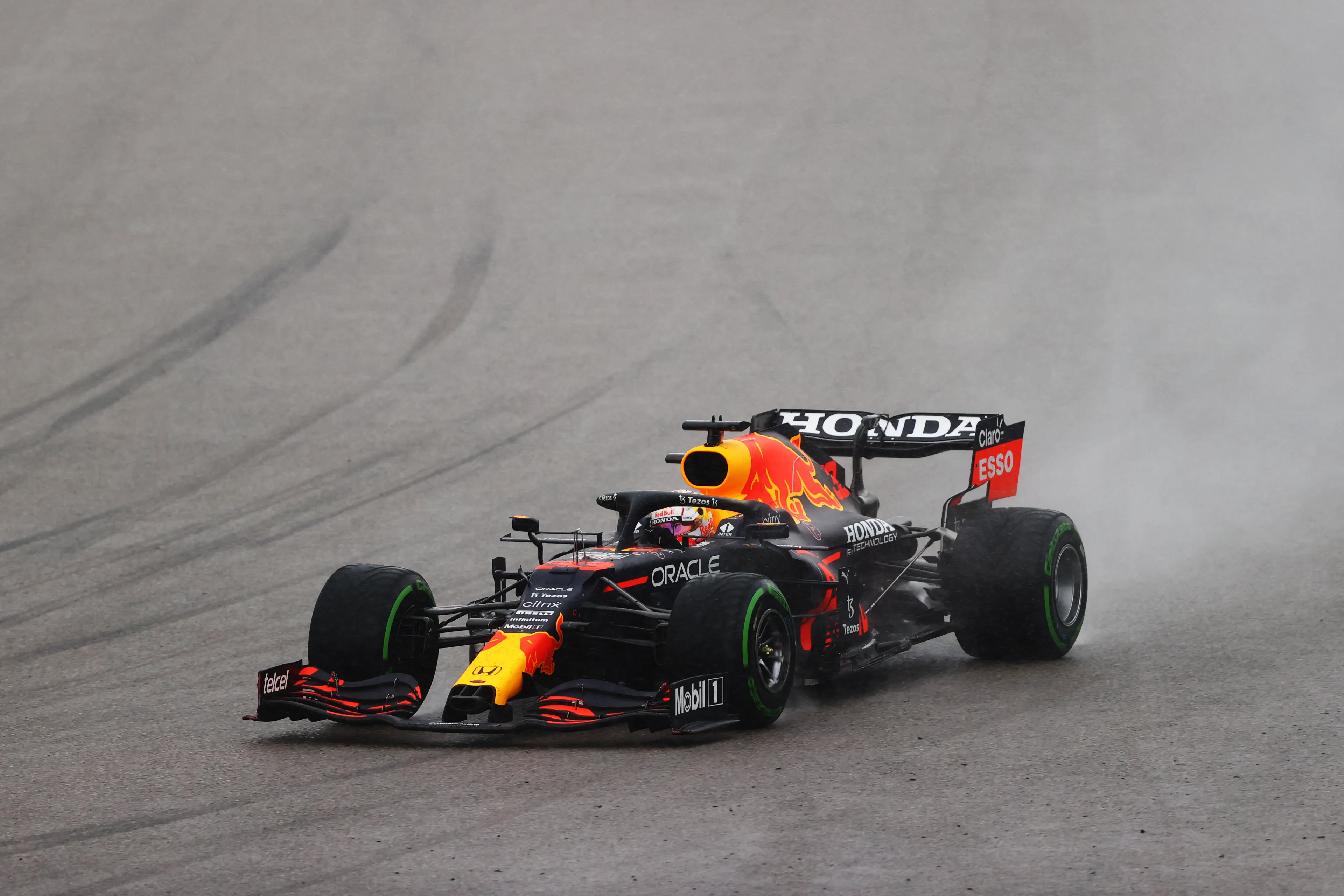 Boordradio's GP Rusland | Verstappen: 'We zijn niet veel punten verloren vandaag'