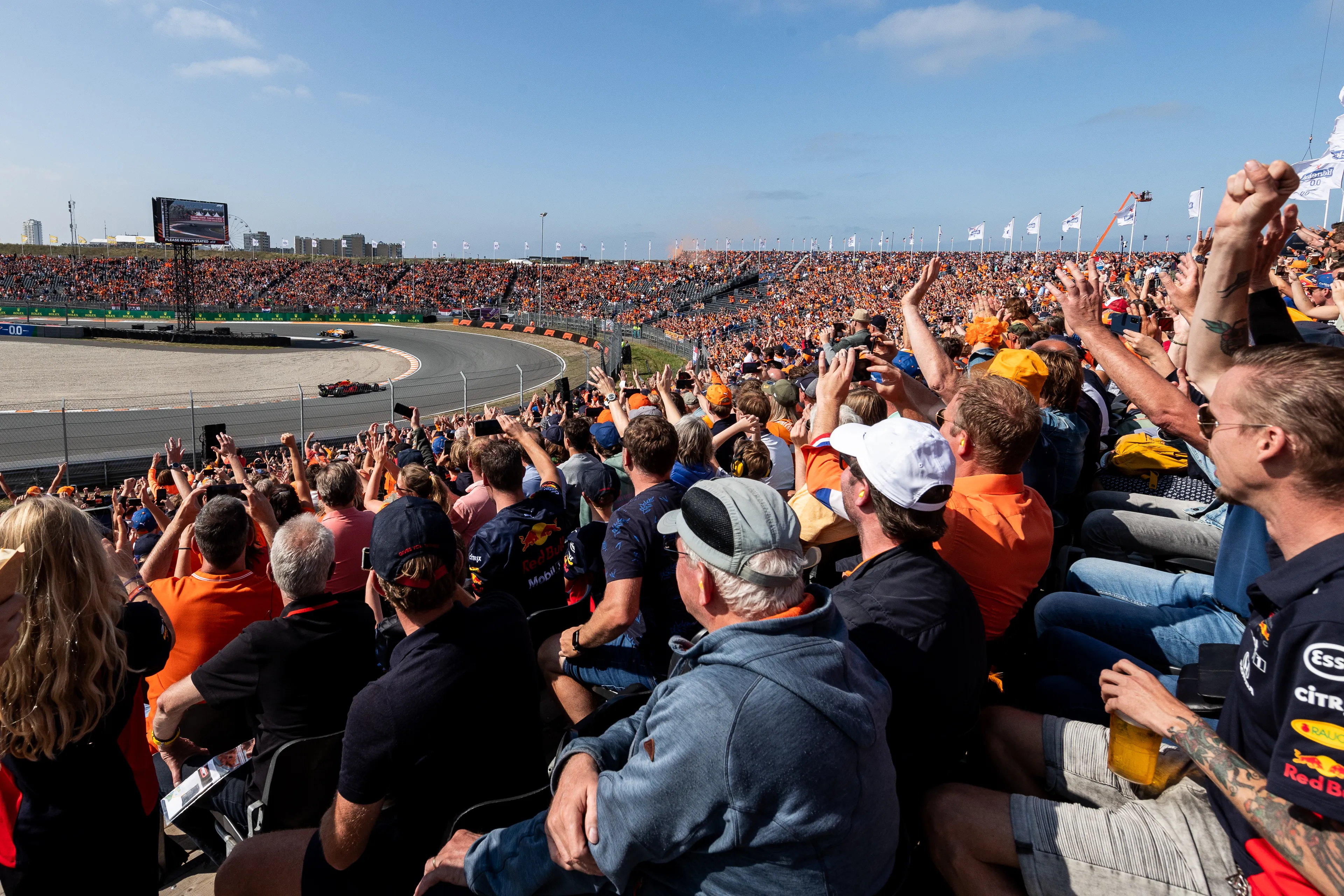 max verstappen zandvoort dutch gp red bull fans tribune oranje