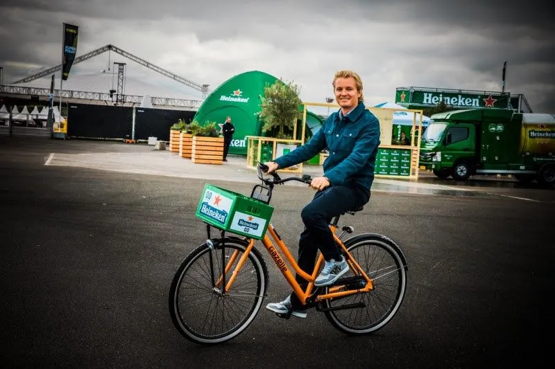 Rosberg voorspelt lastig weekend voor Hamilton: 'De fans zijn tegen hem'