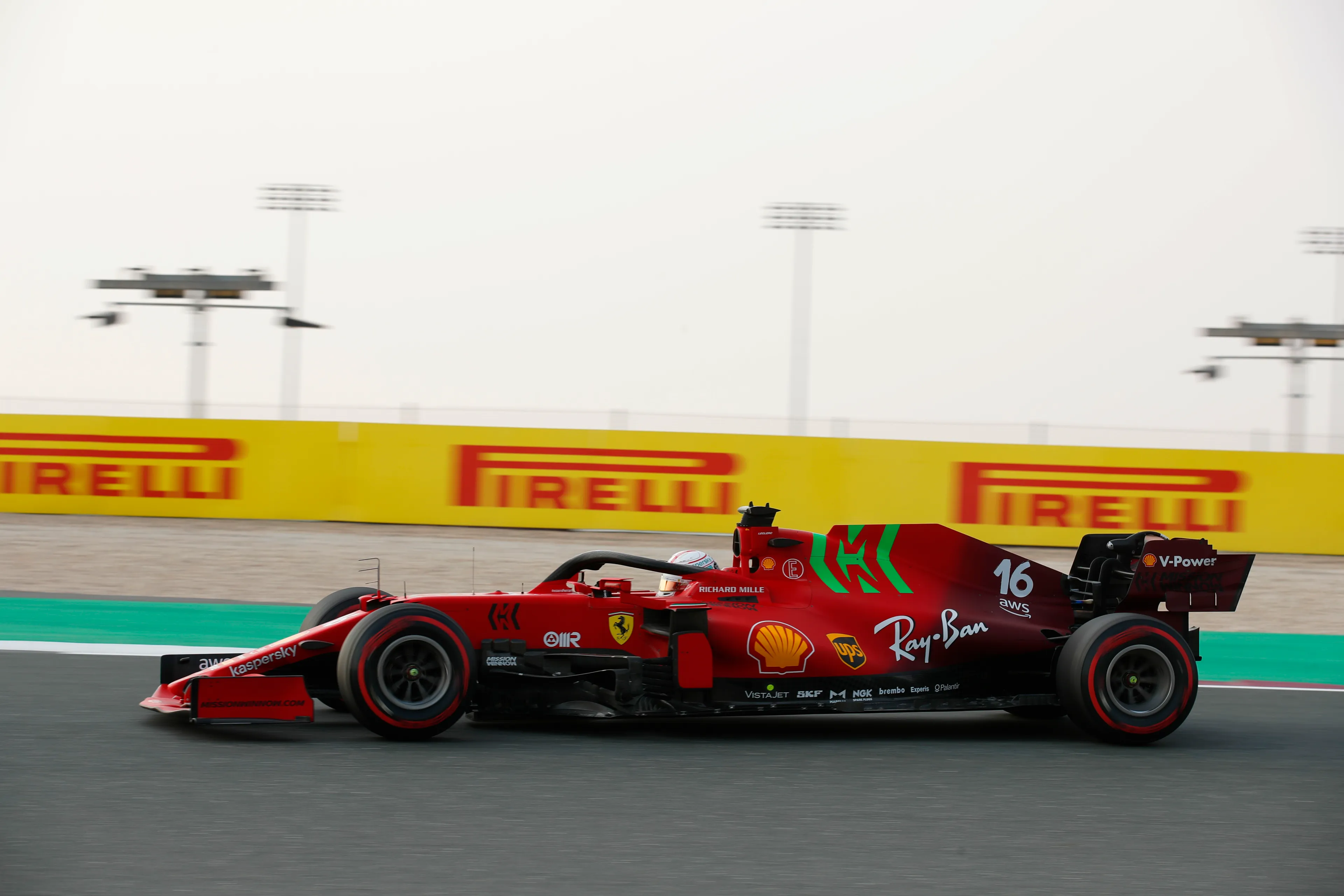 Leclerc schuldbewust: 'Dit is niet de manier om de vrijdag te eindigen'