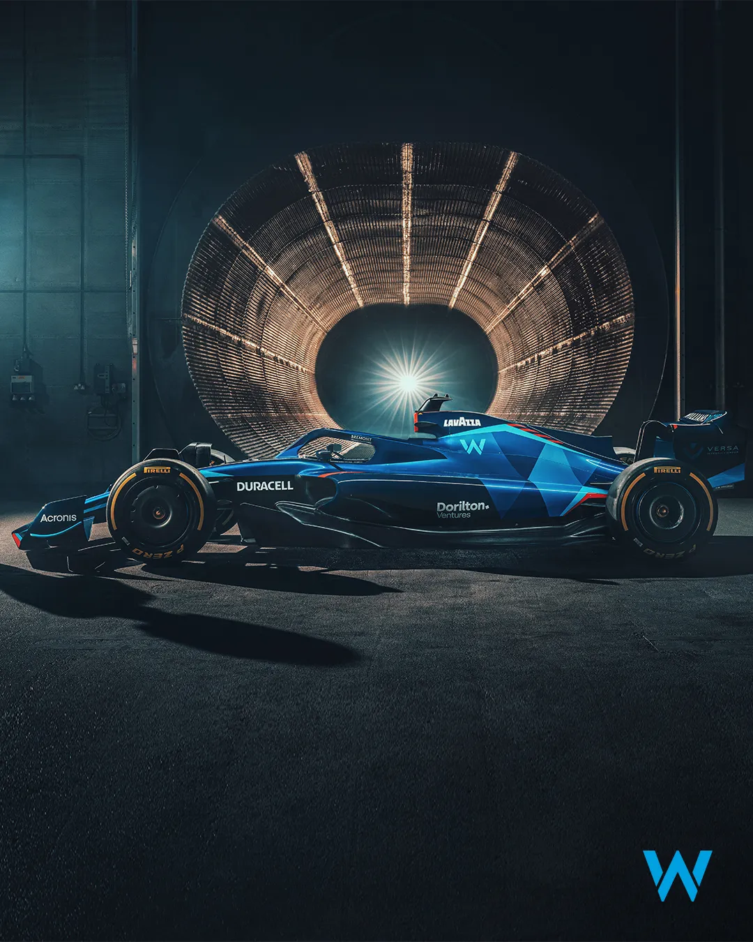 Williams laat showmodel staan en gaat met 'echte' FW44 de baan op voor eerste meters