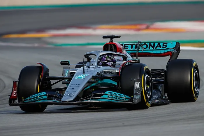 Albers ziet problemen bij Mercedes: 'Die hele auto is in onbalans'