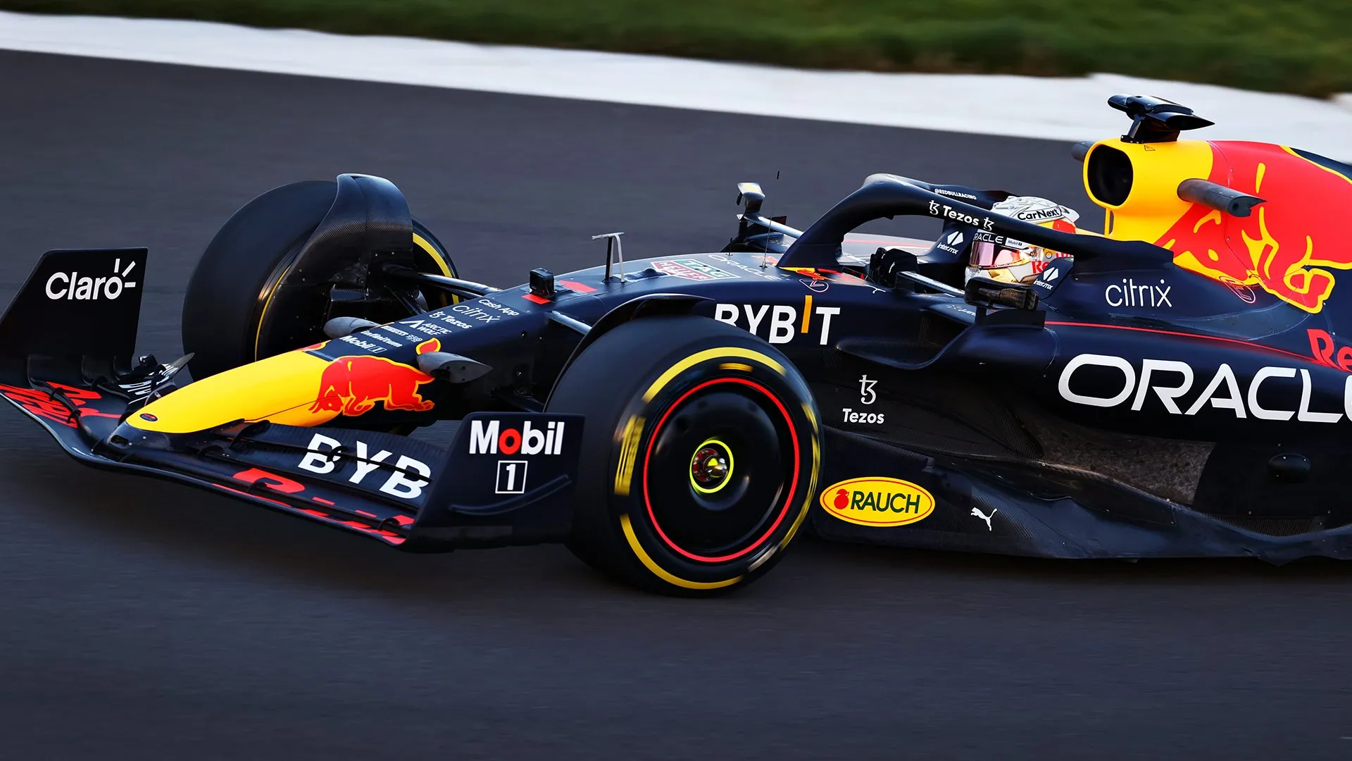 RB18 Max Verstappen