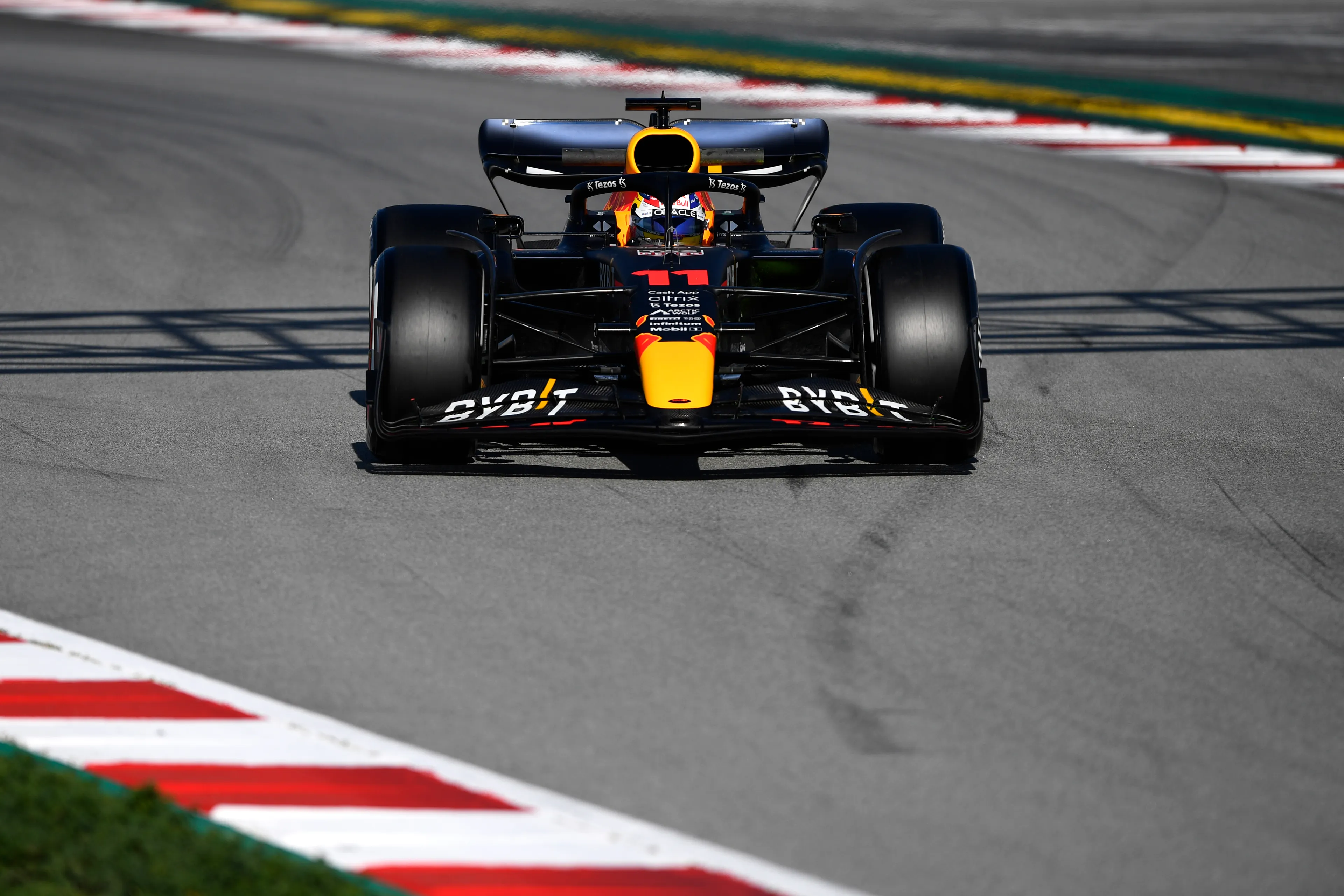 sergio perez rb 18 2022 wintertests