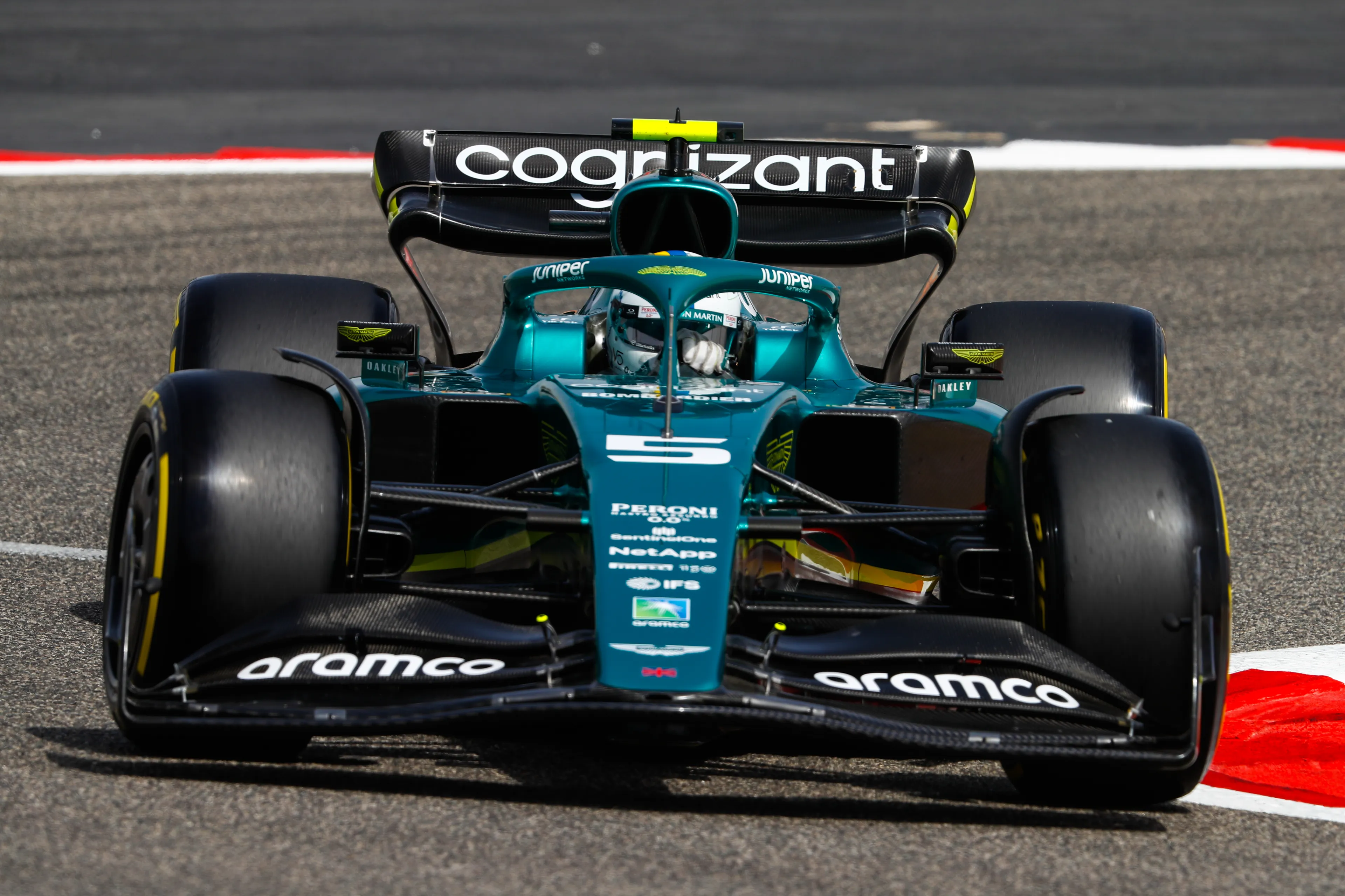 Stroll en Vettel verwachten intense strijd: 'Dit is F1 op zijn best'