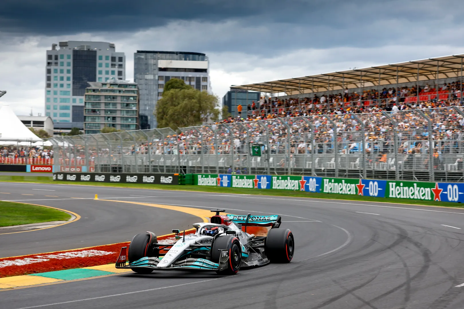 Mercedes komt zonder upgrades naar Imola vanwege sprintrace-format