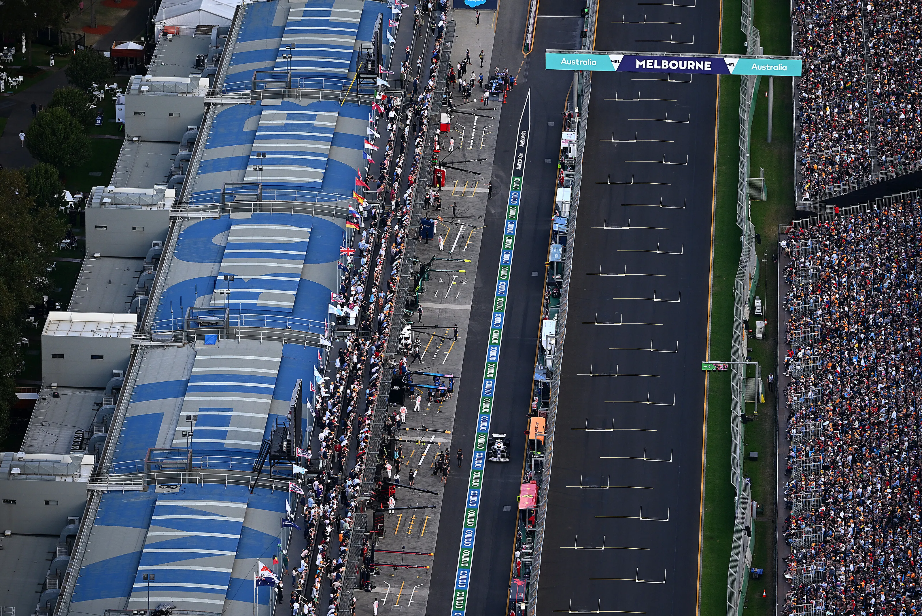 Van motorleverancier naar BMW Sauber F1 team: hoe BMW een steentje bijdroeg aan het vormen van de autosport