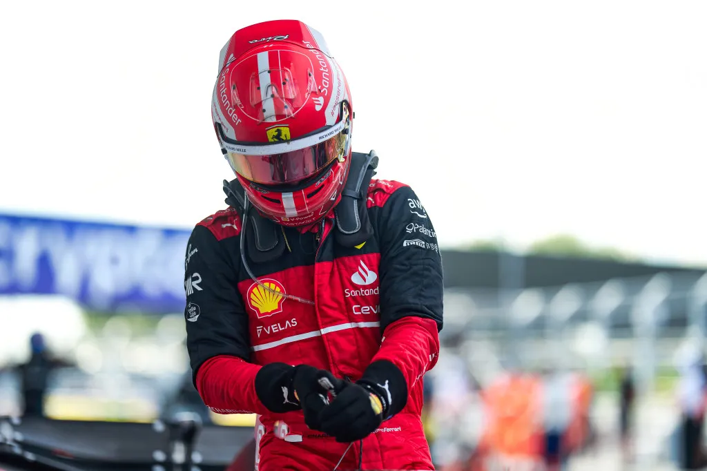 Leclerc wil titel winnen met Ferrari: 'Maakt niet uit of ik tegen Verstappen moet strijden'