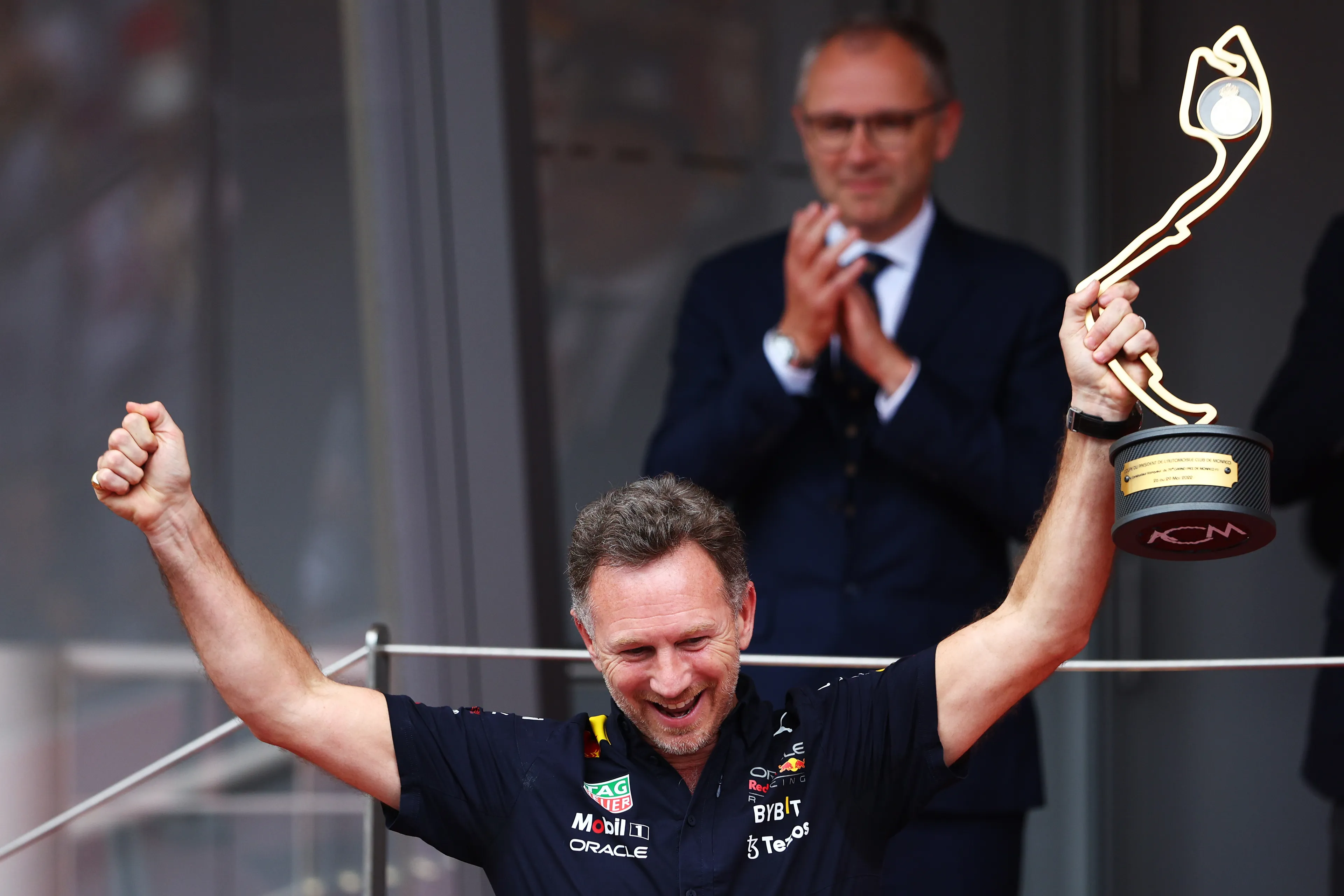 Ondertussen in de F1 | Horner gooit Sky Sports-presentator in het zwembad in Monaco