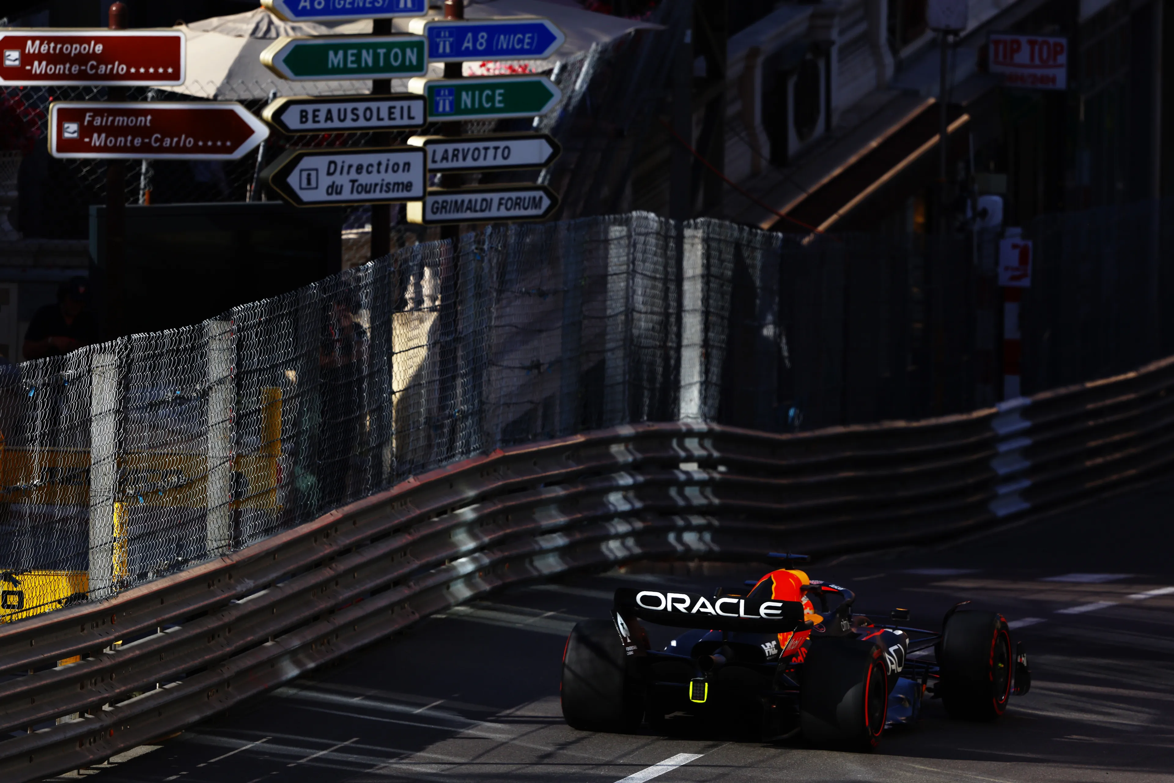 Verslag kwalificatie GP Monaco | Leclerc op poleposition na crash van Pérez in slotseconden
