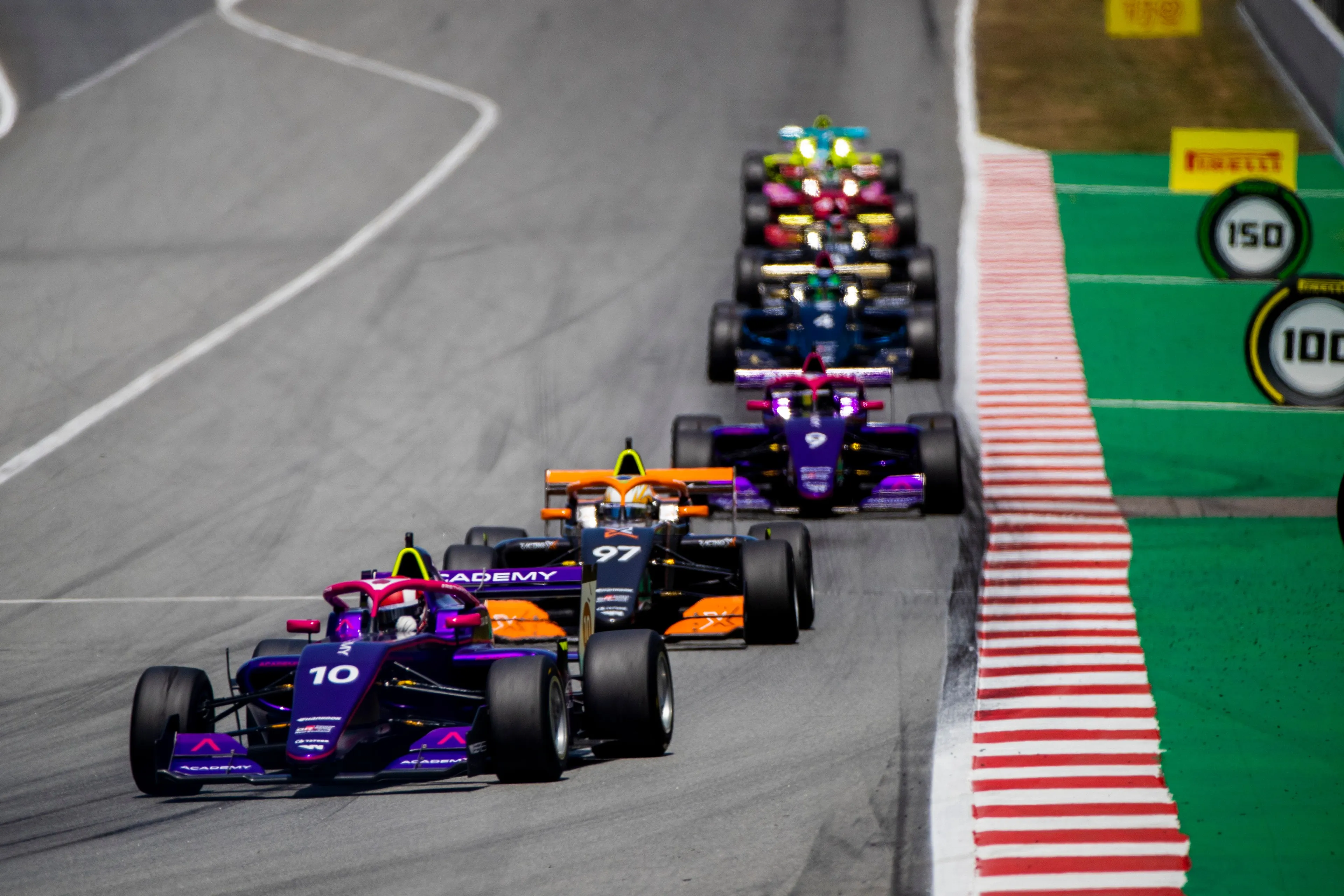 Vier vrouwelijke coureurs krijgen kans in de Formule 3: 'Diversiteit is belangrijk'