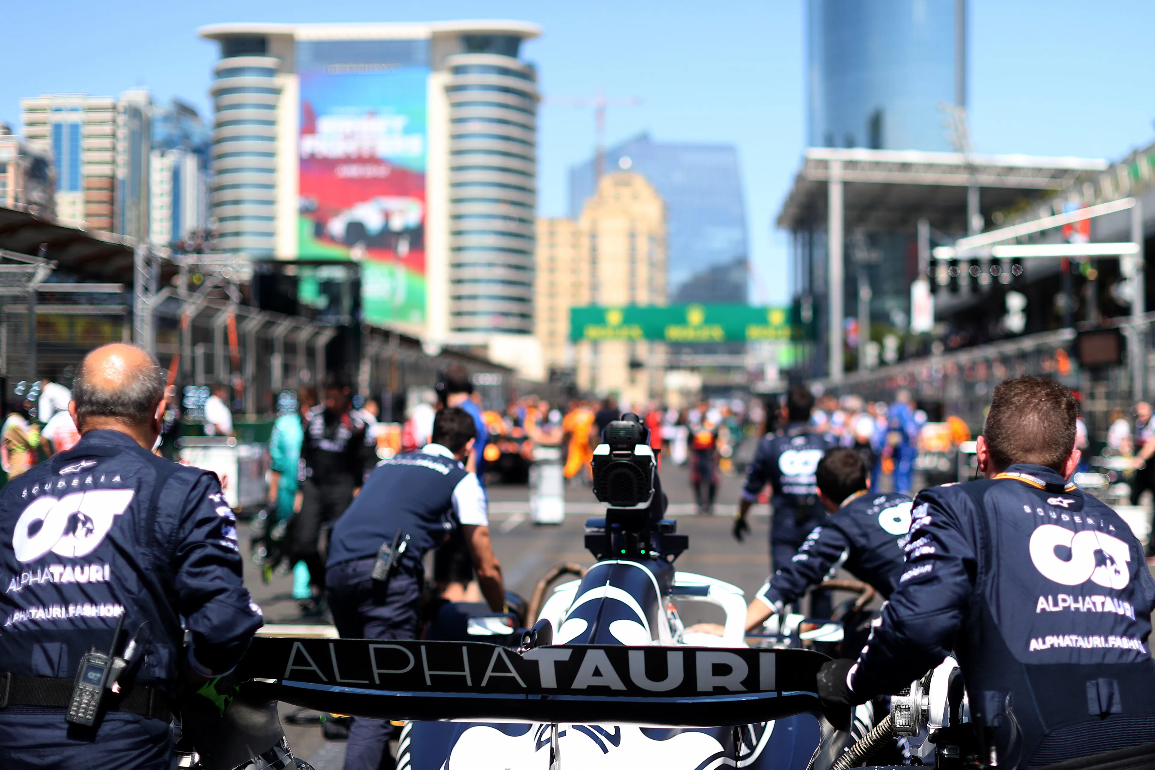 F1-teams licht nerveus over Sprint: 'Bij schade geen tijd om te repareren'