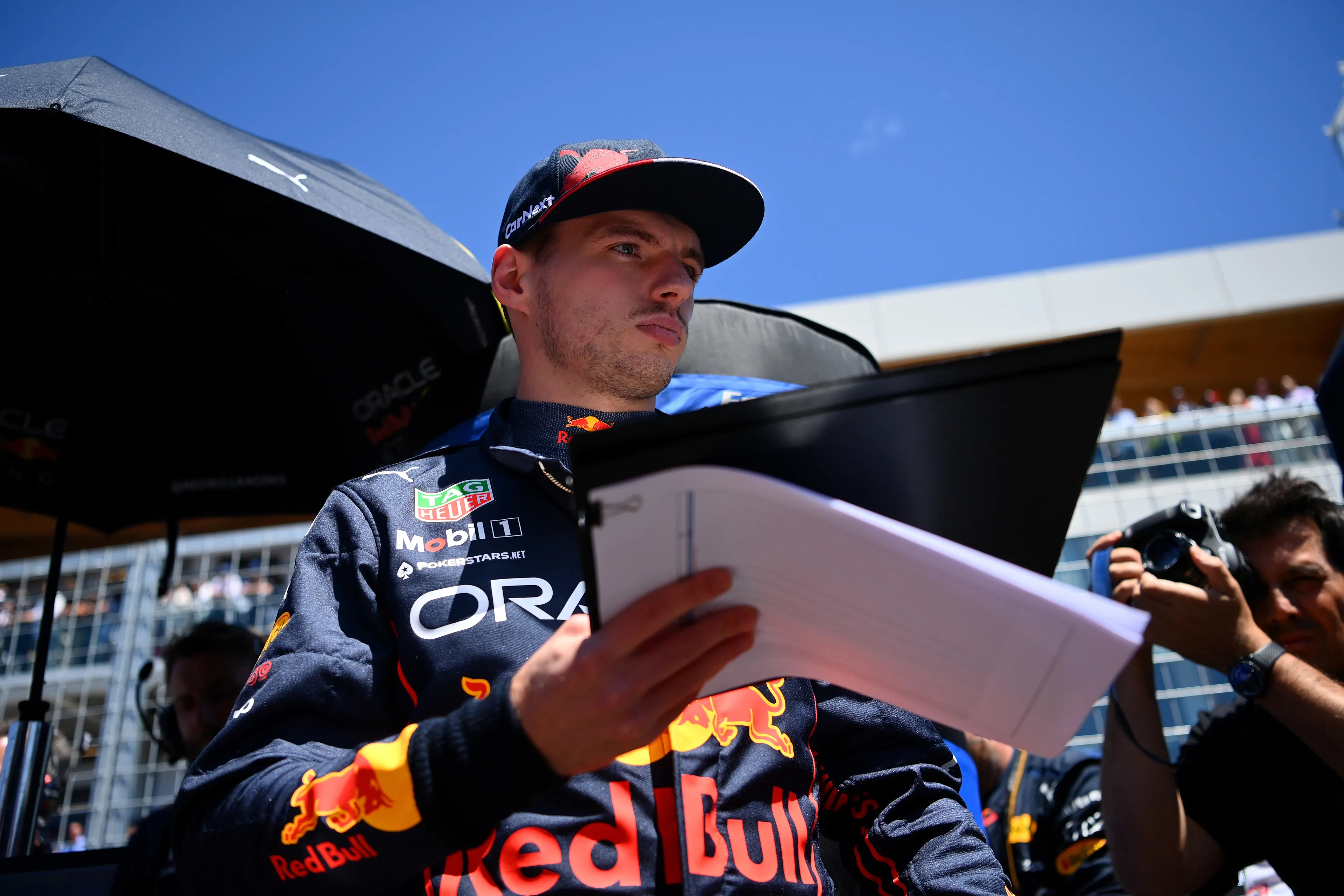 Verstappen beloond met tienen in buitenland: 'Zege in op-één-na snelste auto telt dubbel'