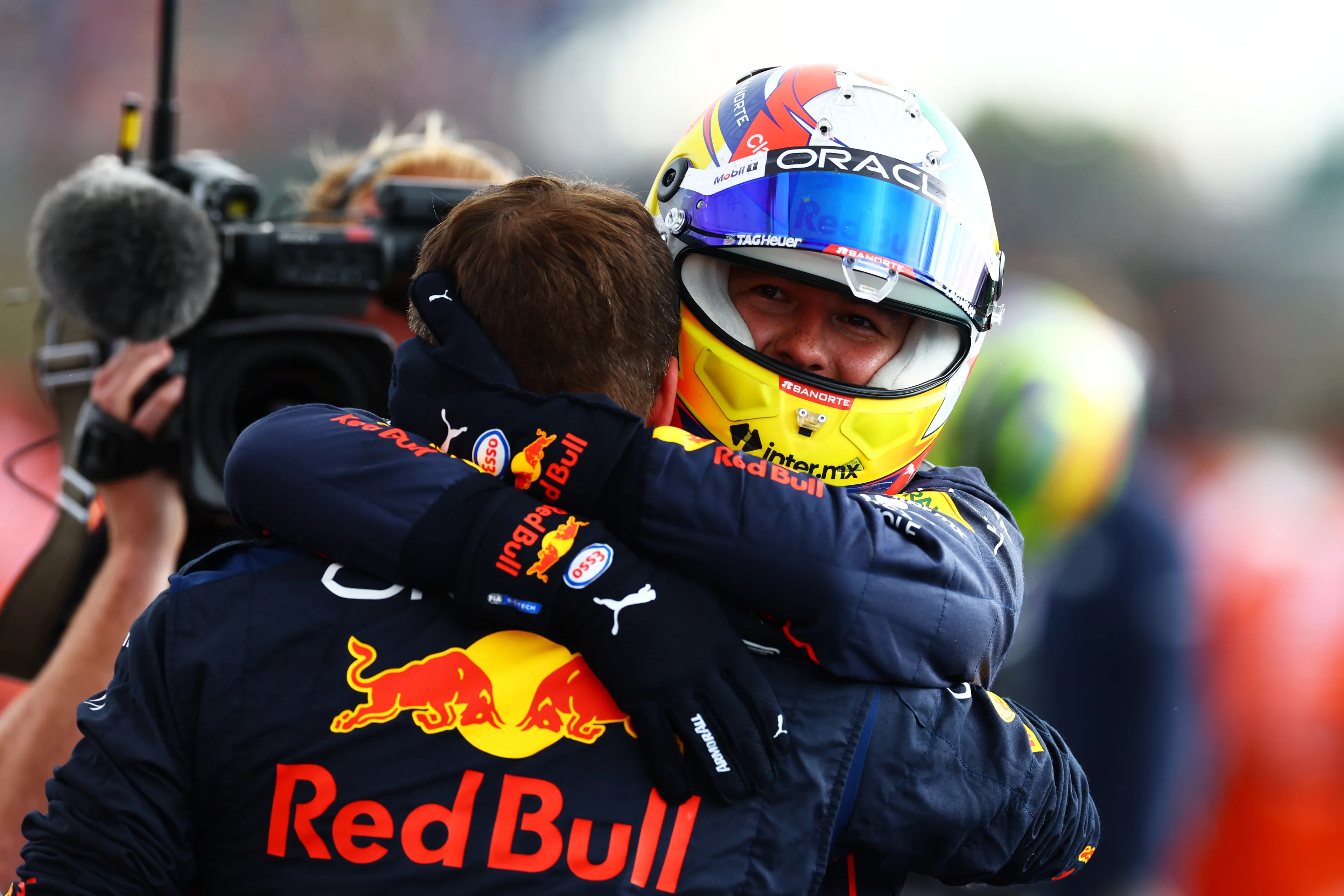 Pérez genoot van duel met Leclerc en Hamilton: 'Voelde als in de jeugdklassen'