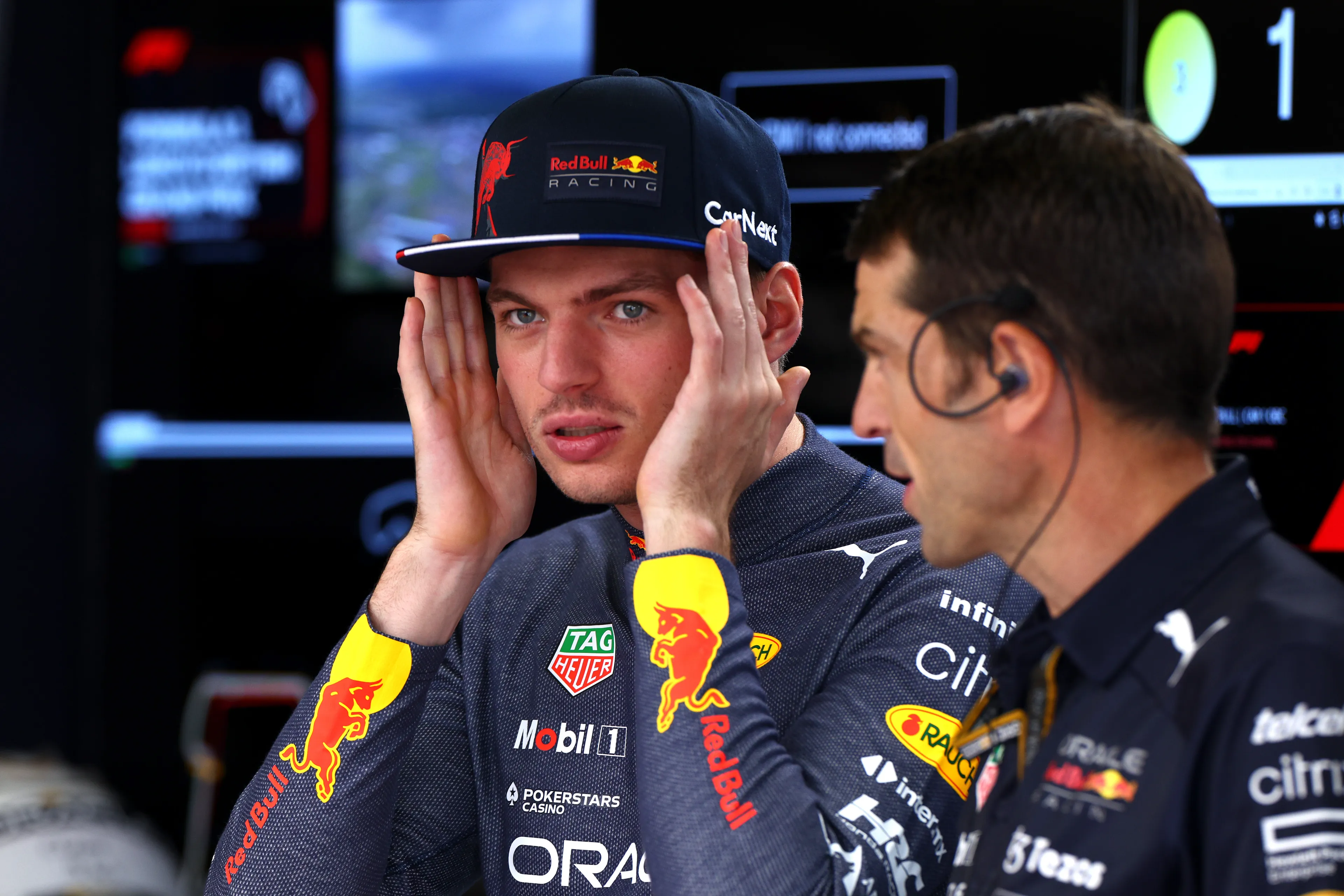 Boordradio's VT1 & VT2 | Verstappen: 'Ik hoor een vreemd geluid..'