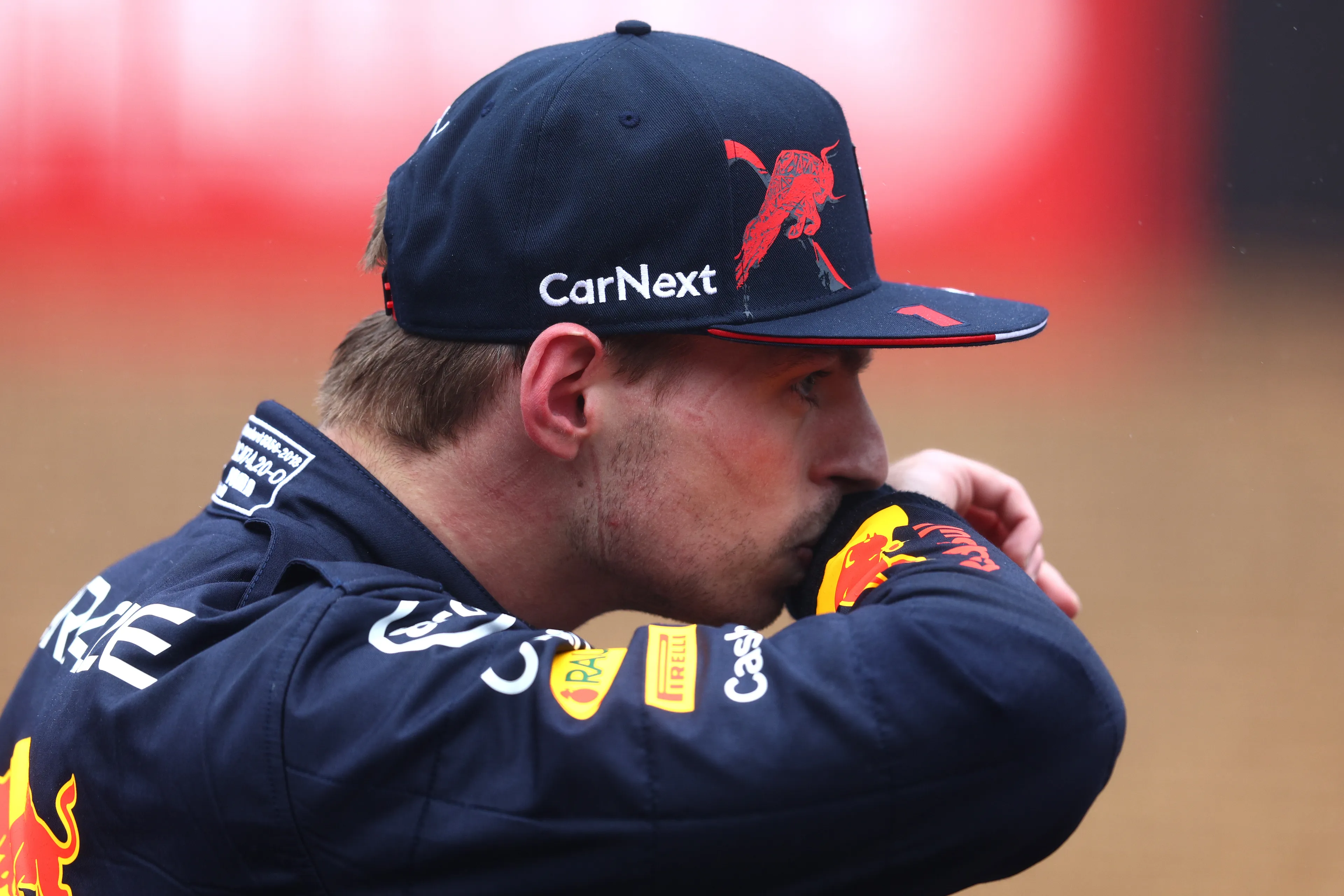 NB: 'Dit hoort erbij, ook al is het dikke pech voor Verstappen'
