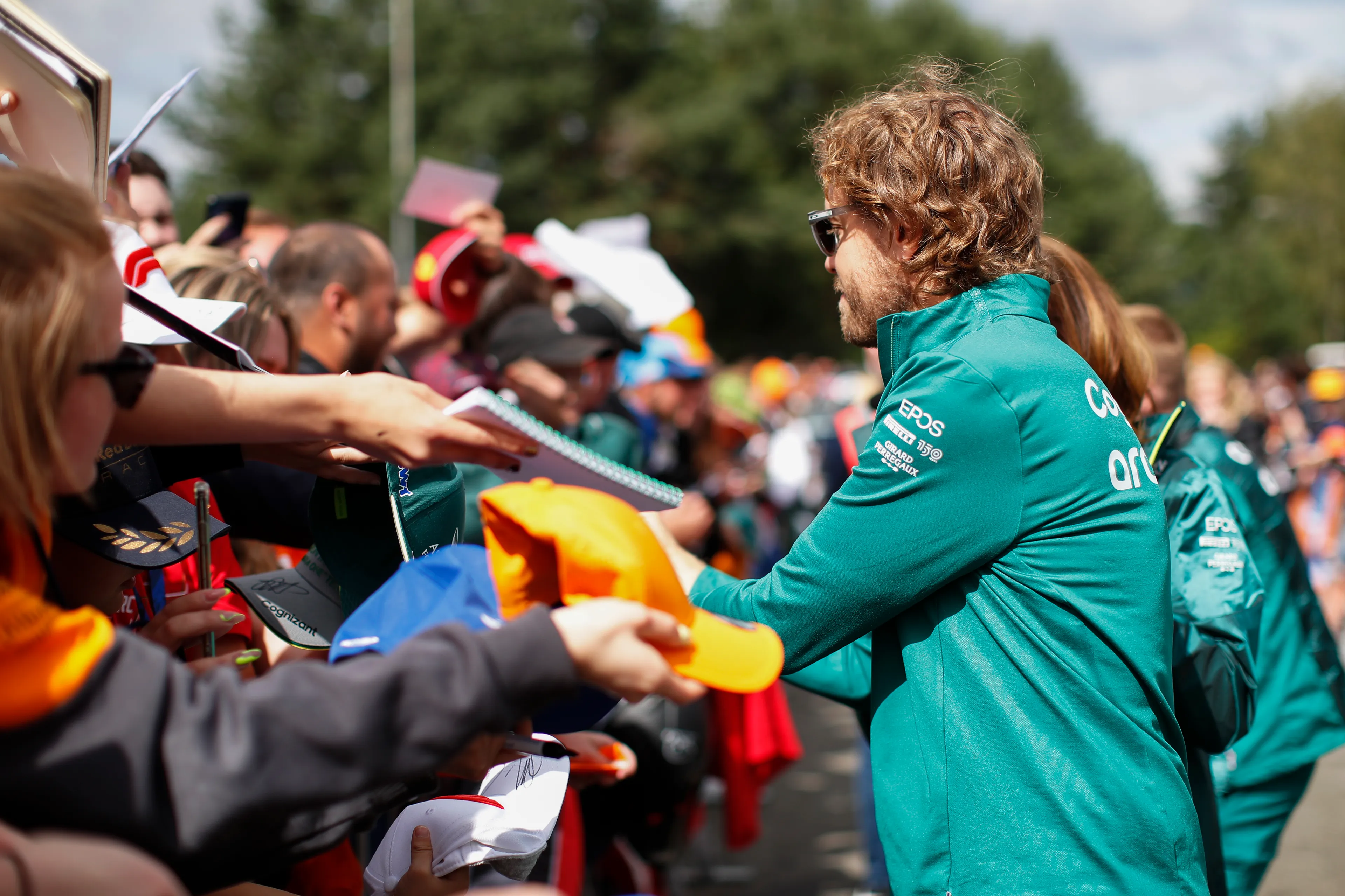 De race van Vettel | Afscheidstournee Vettel in de Formule 1 is begonnen