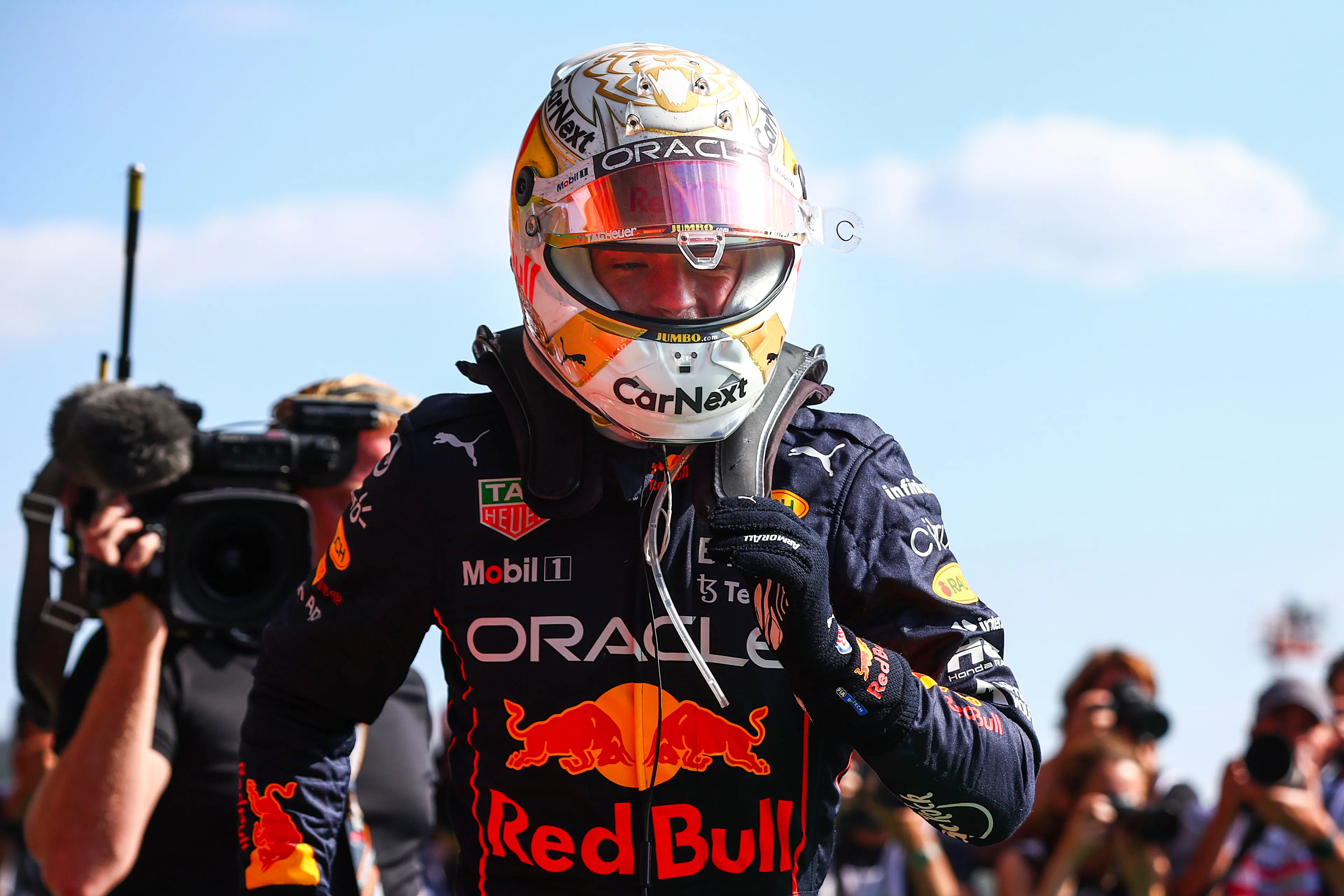 Verstappen wint ondanks startpositie oppermachtig GP België, 1-2 voor Red Bull