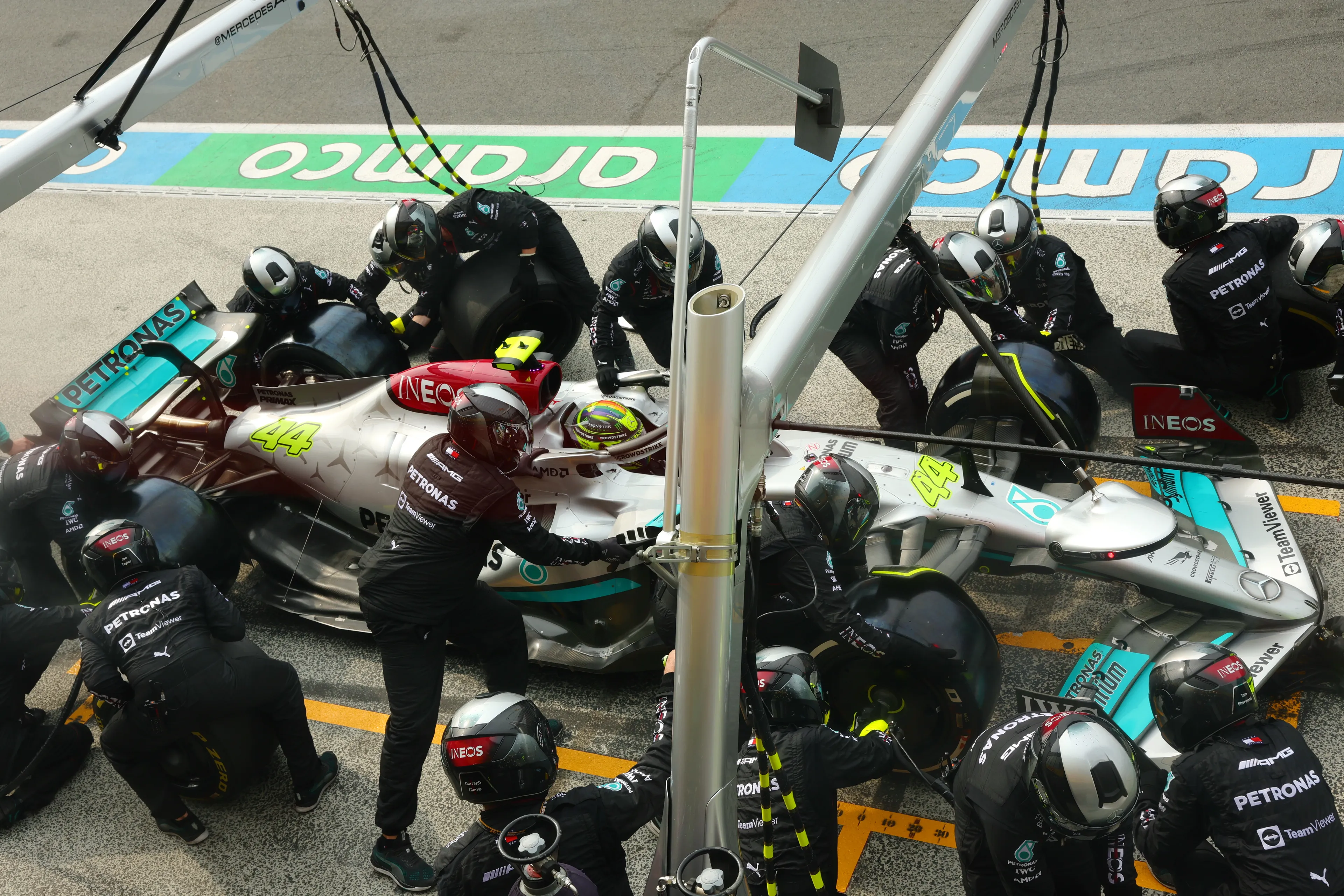 Villeneuve ziet uitbarsting Hamilton als kantelpunt: 'Russell ontwikkelt zich als leider'