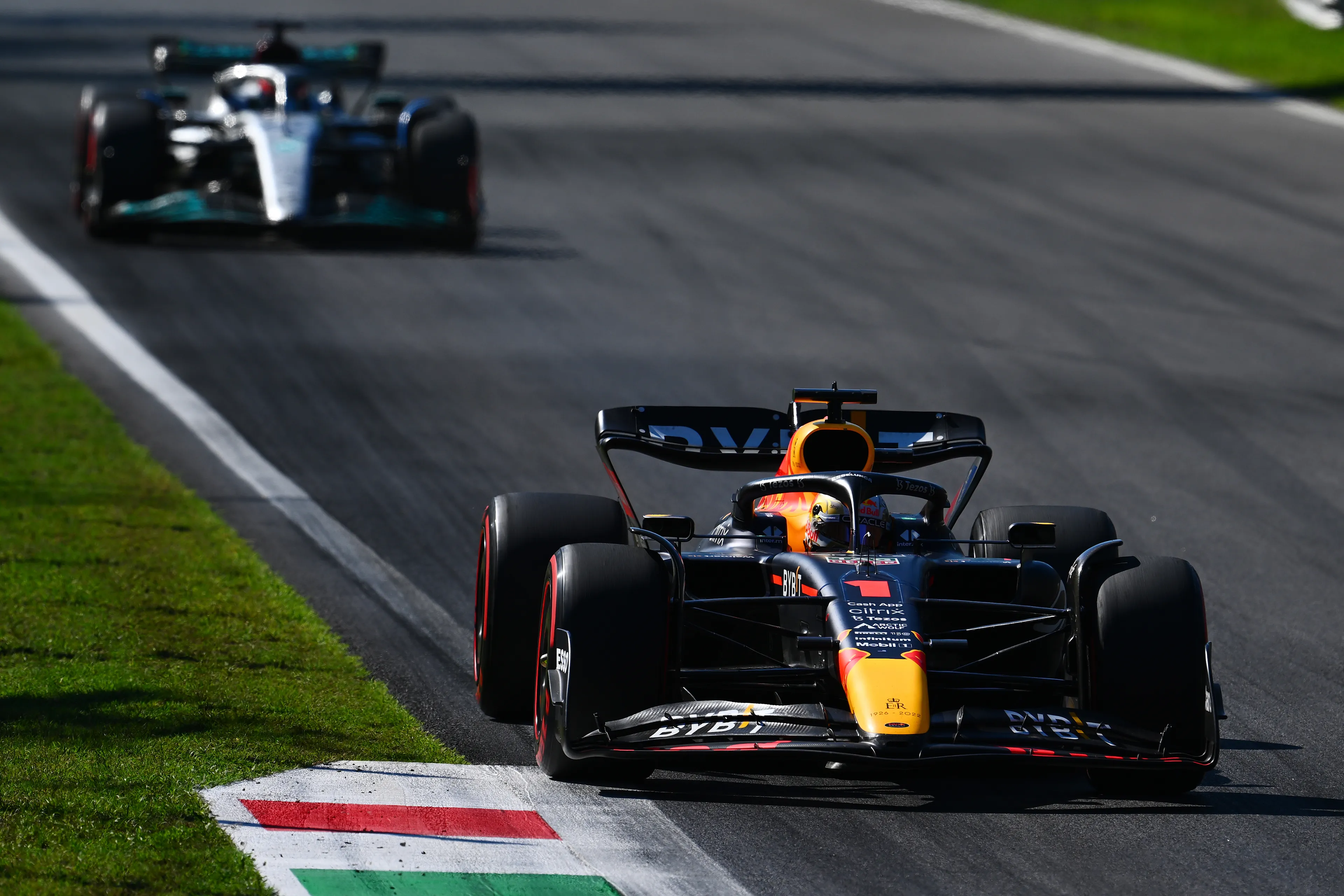 Hill ziet Red Bull-tijdperk komen: 'Verstappen kan tot 2025 gaan domineren op deze manier'