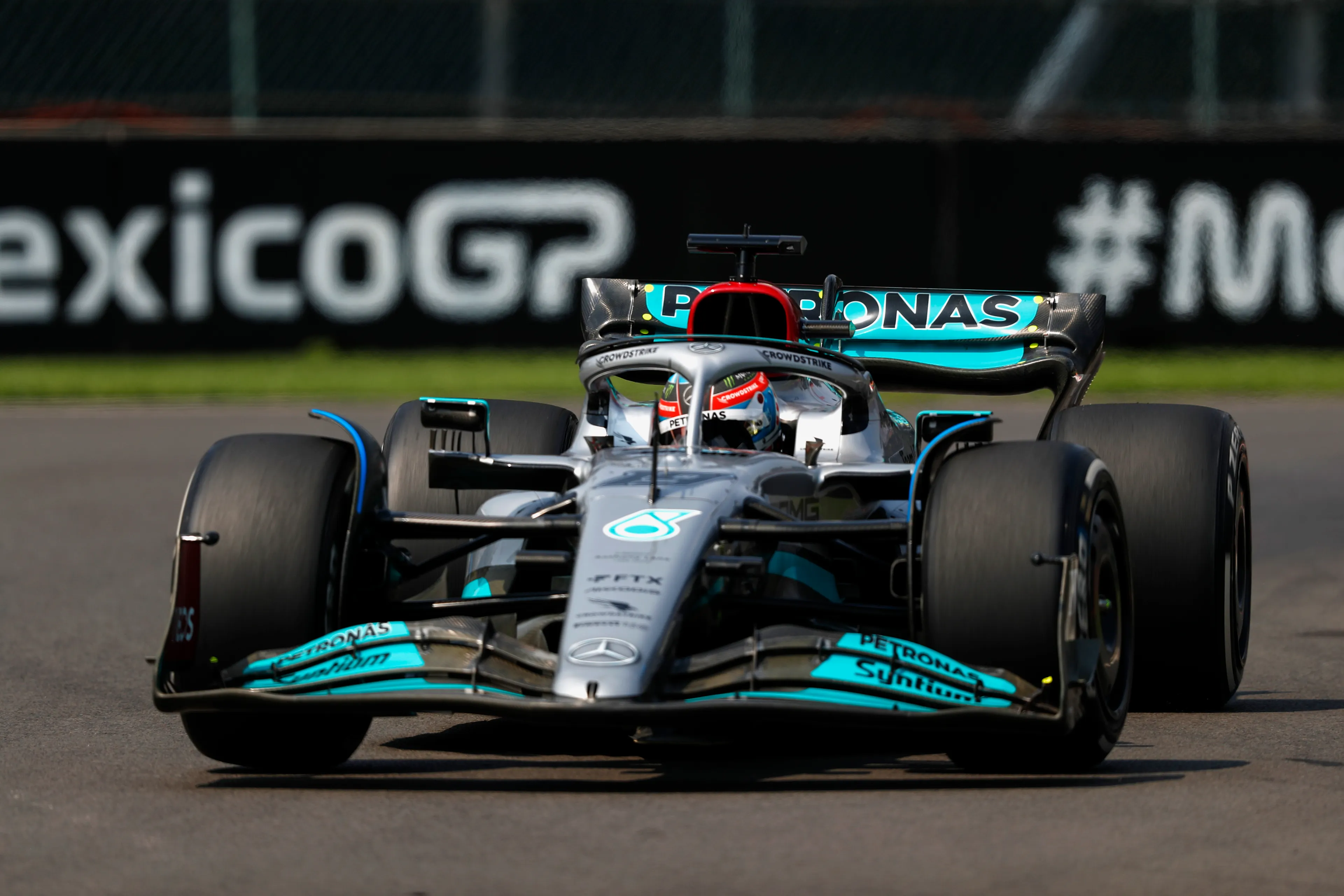 Verslag VT3 | Mercedes bovenaan de tijdentabel, Verstappen sluit aan in P3