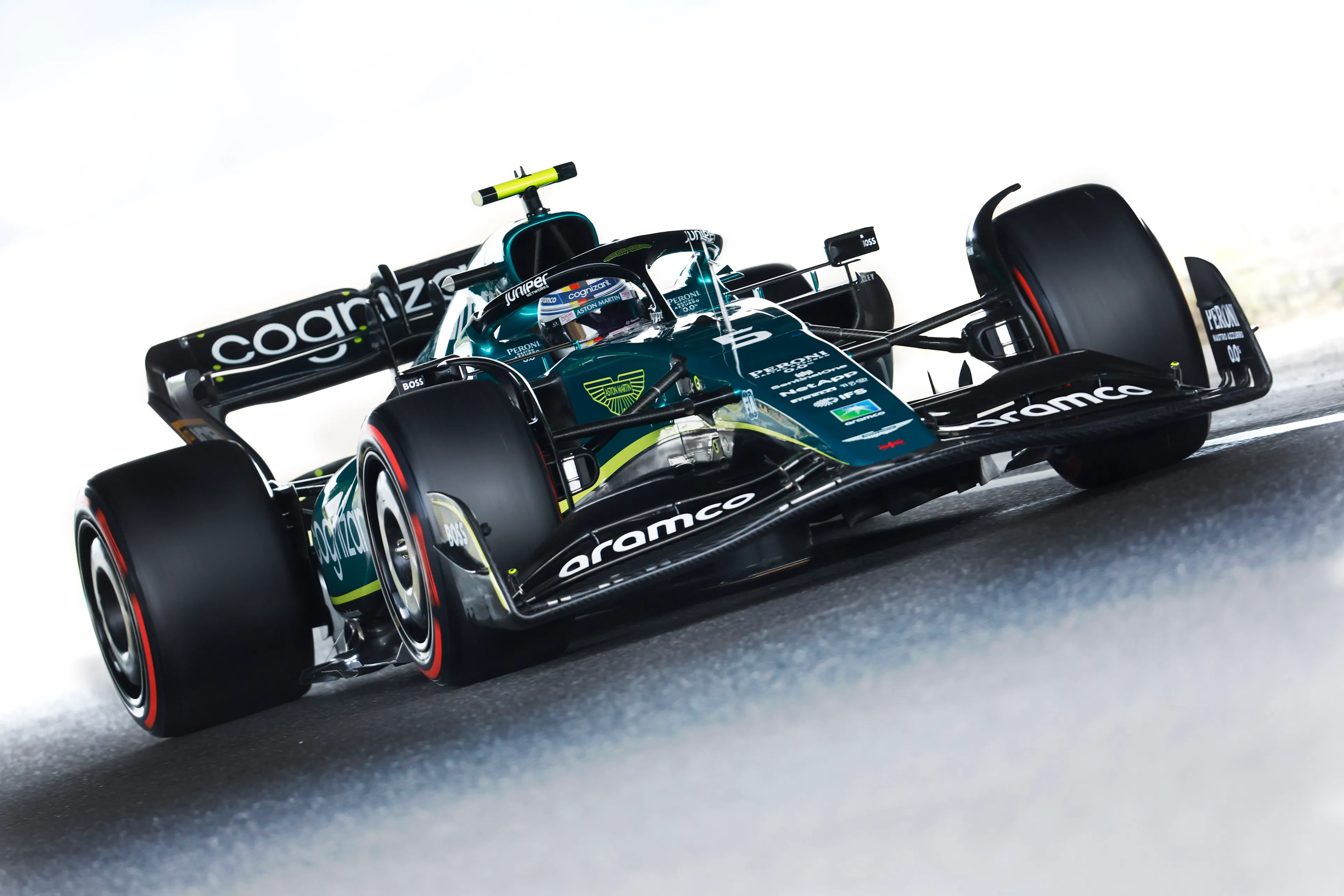 Vettel kon in Japan van achteren naar voren rijden: 'We hebben een goede beslissing genomen'