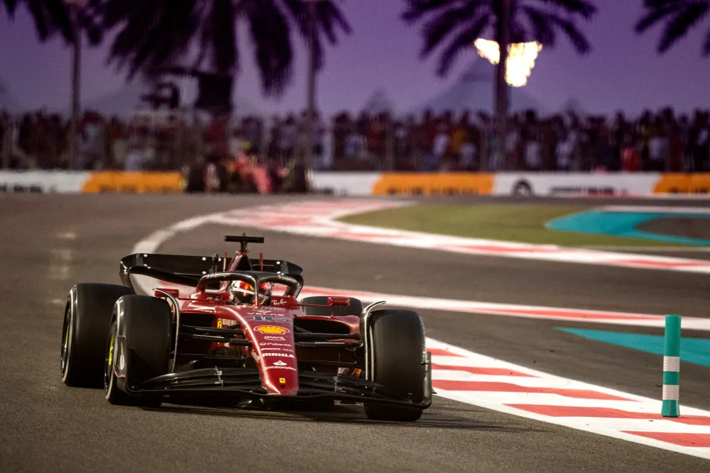 Ferrari dwong Pérez tot tweestopper in Abu Dhabi: 'Dat hebben we perfect gedaan'