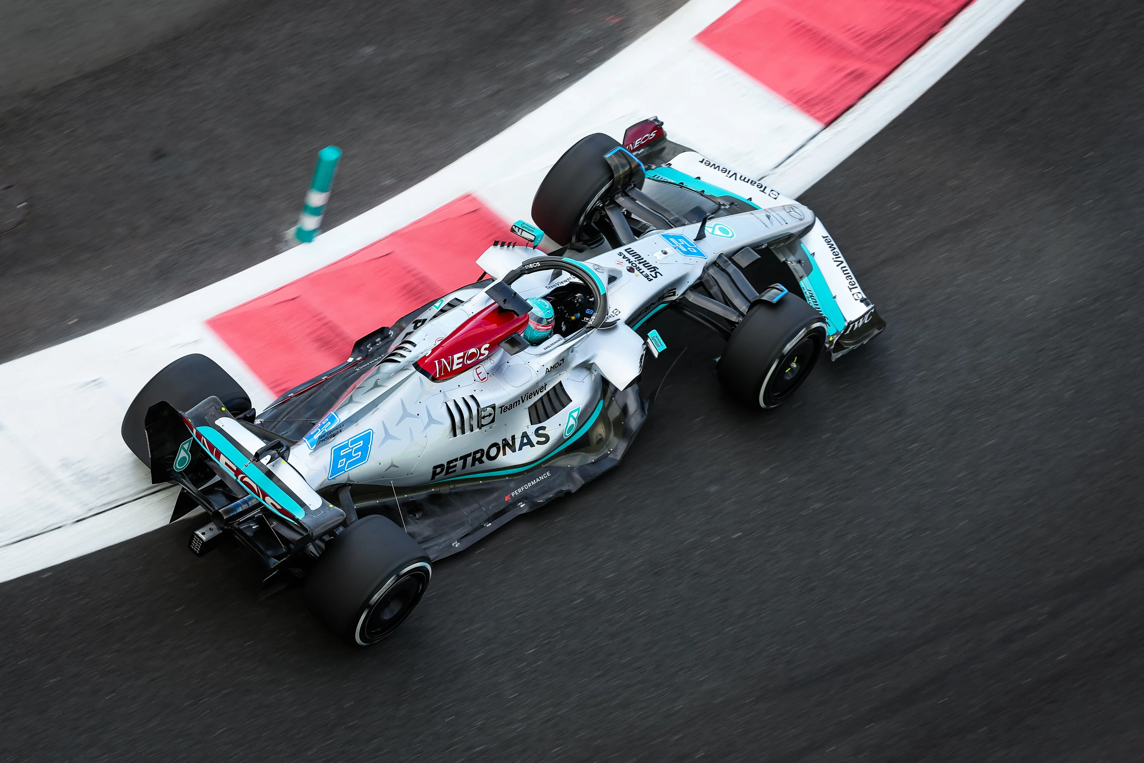 Russell over prestaties eerder in 2022: 'We waren ruim een seconde langzamer dan Ferrari'