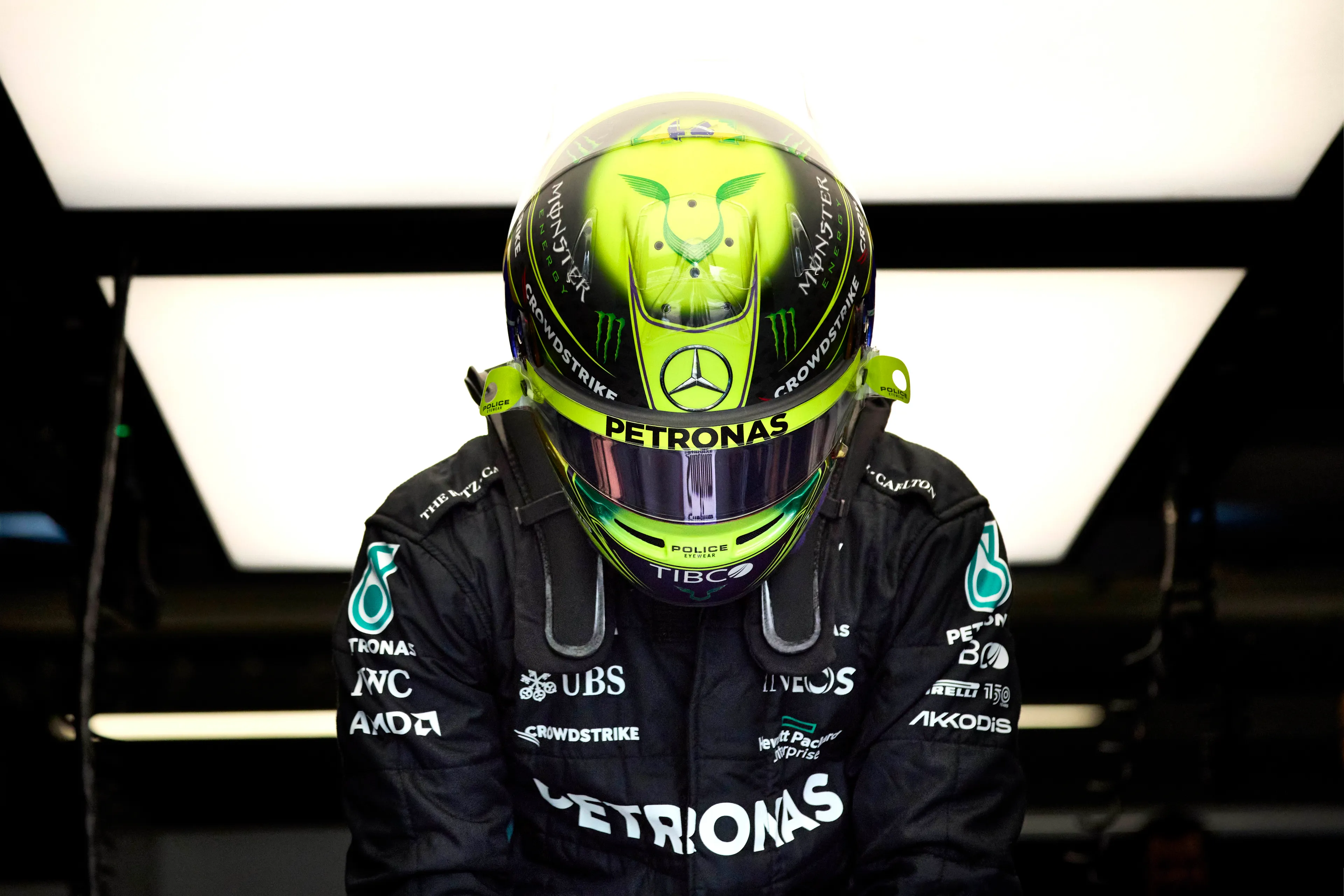 Hamilton: 'Voelt alsof Red Bull en Ferrari een stap terug hebben gezet'