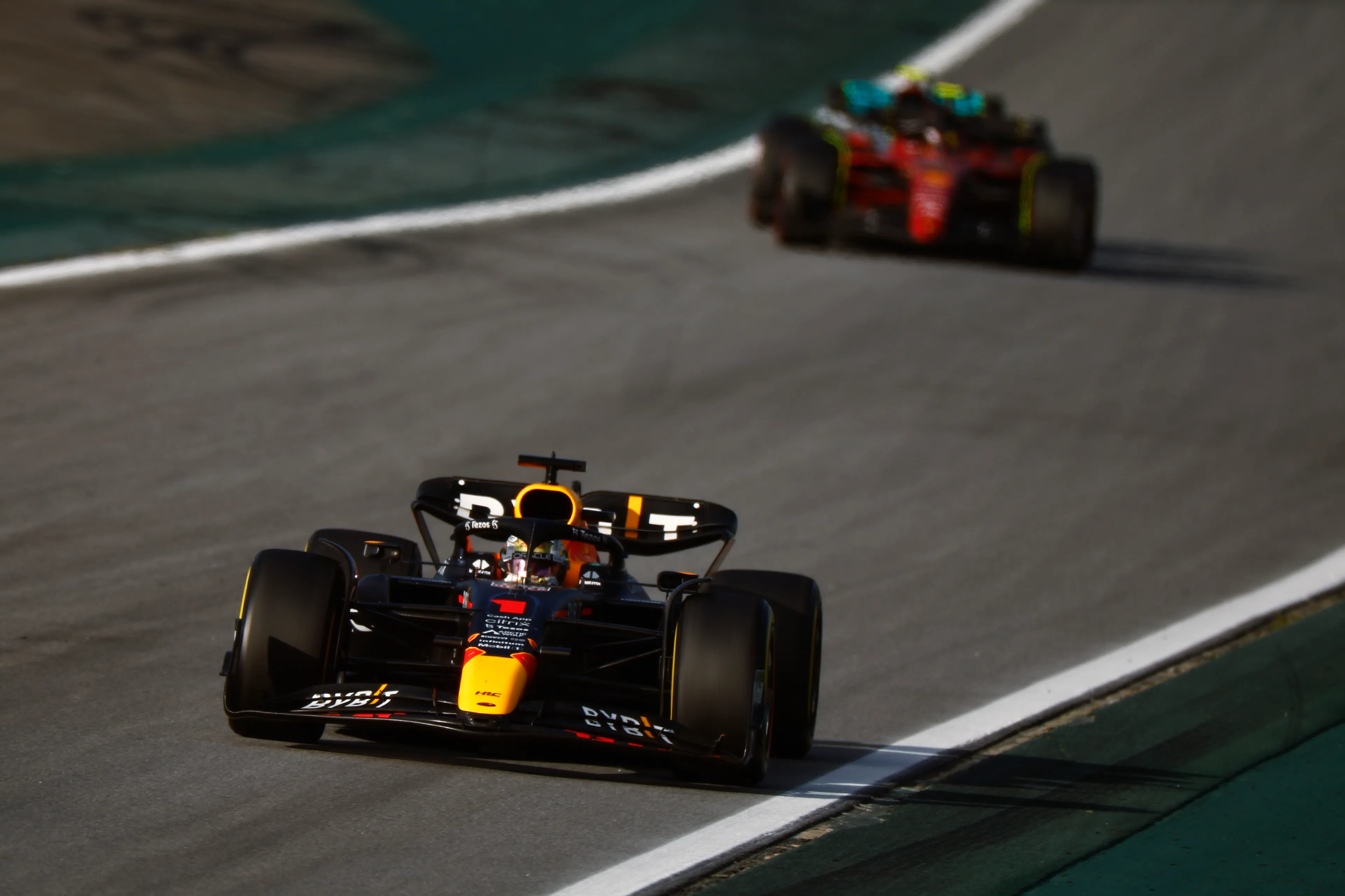 Sainz vindt inhaalactie op Verstappen zuiver: 'Hoort bij het racen'