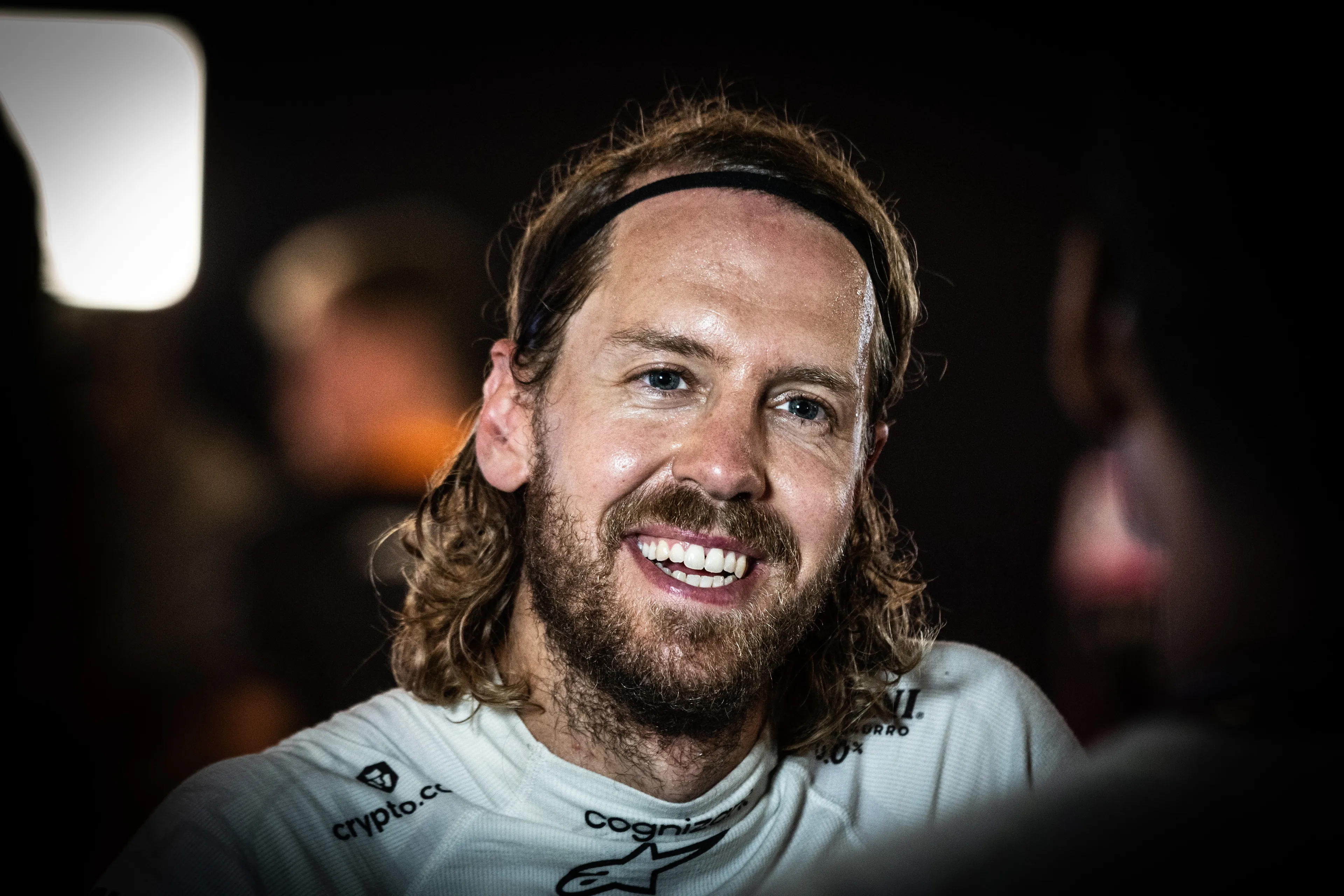 Vettel wil verantwoord plezier in F1: 'Kunnen net zo goed en snel rijden met synthetische brandstof'