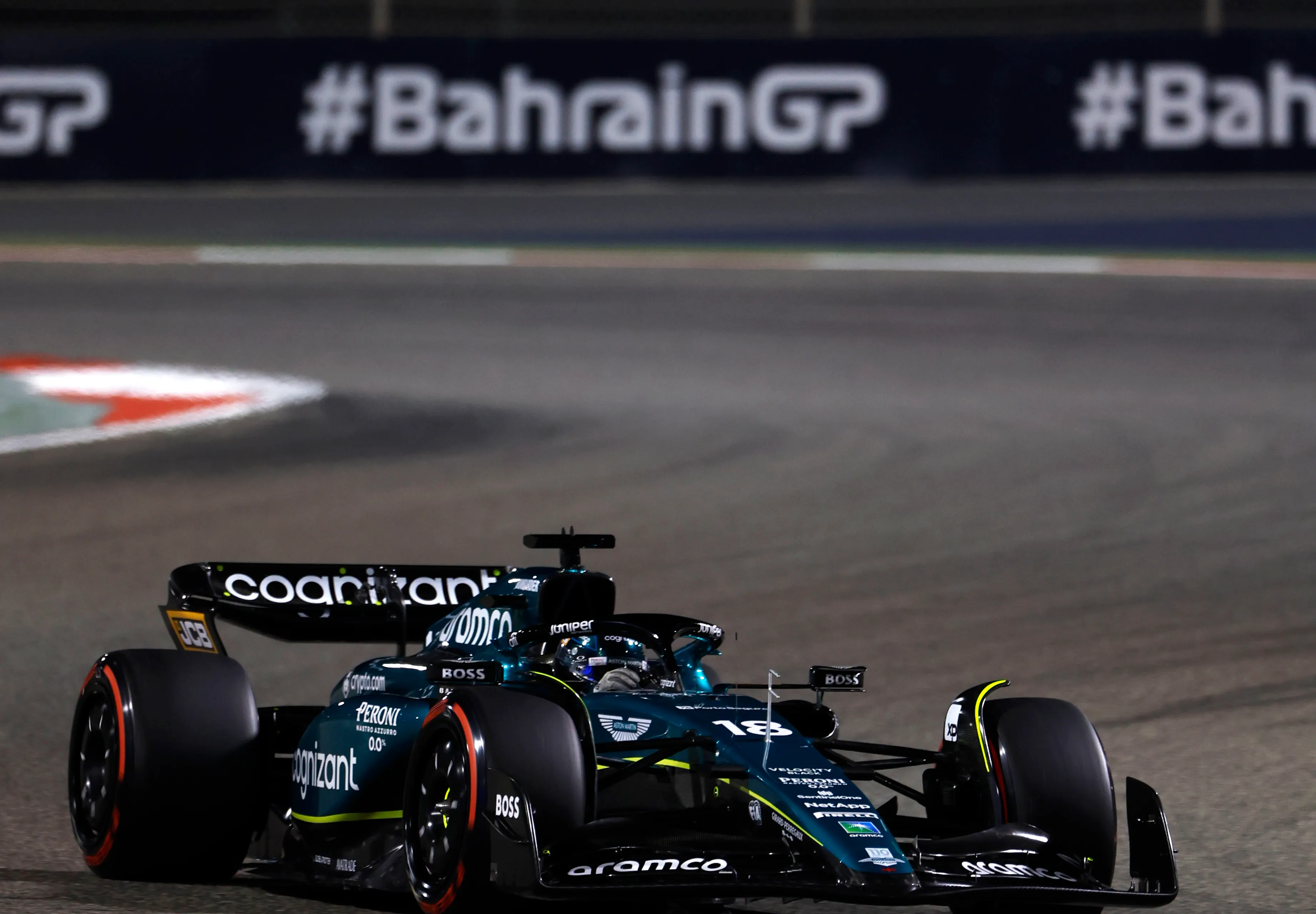 Stroll senior glundert na eerste race: 'Dit is nog maar het begin'