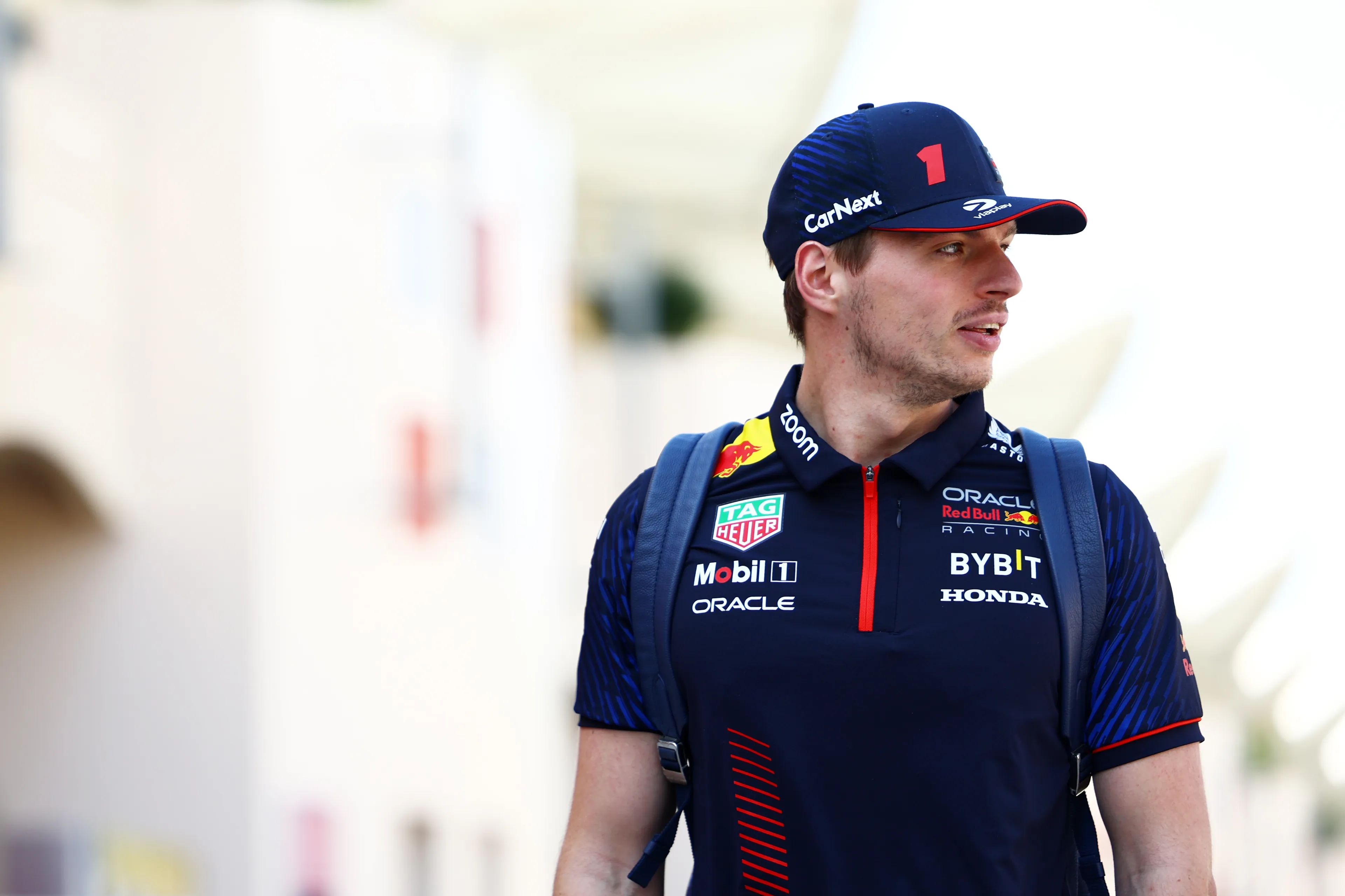 F1 in het kort | Ten Hag wenst Verstappen succes: 'Breng de wereldbeker terug naar Nederland!'