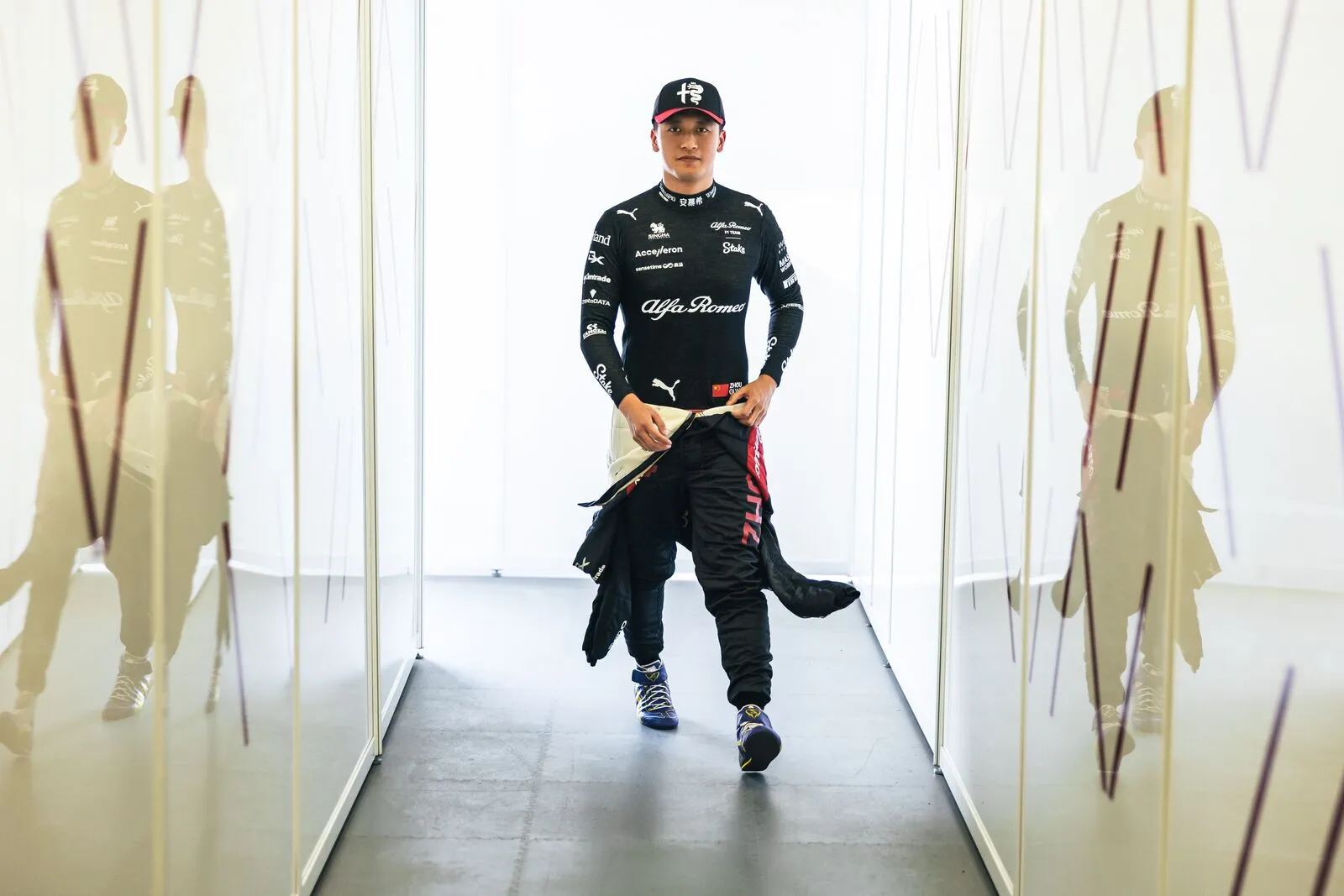 Zhou 'zet puntjes op de i' voor nieuwe deal met Alfa Romeo: 'Ik wil blijven waar ik ben'