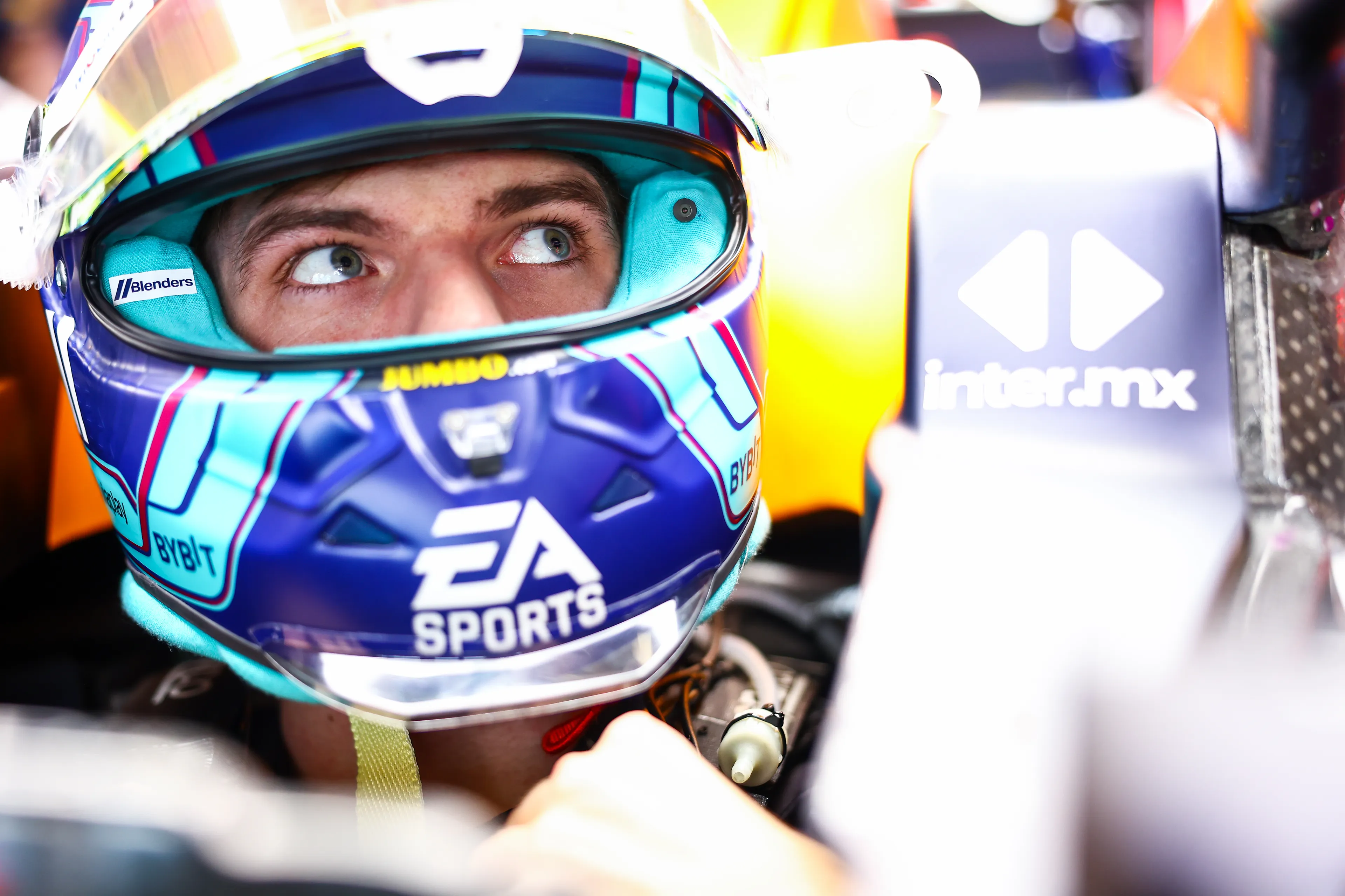 Slechts één analist ziet Verstappen winnen: 'Sorry dat ik jullie Pérez-luchtbel doorprik'