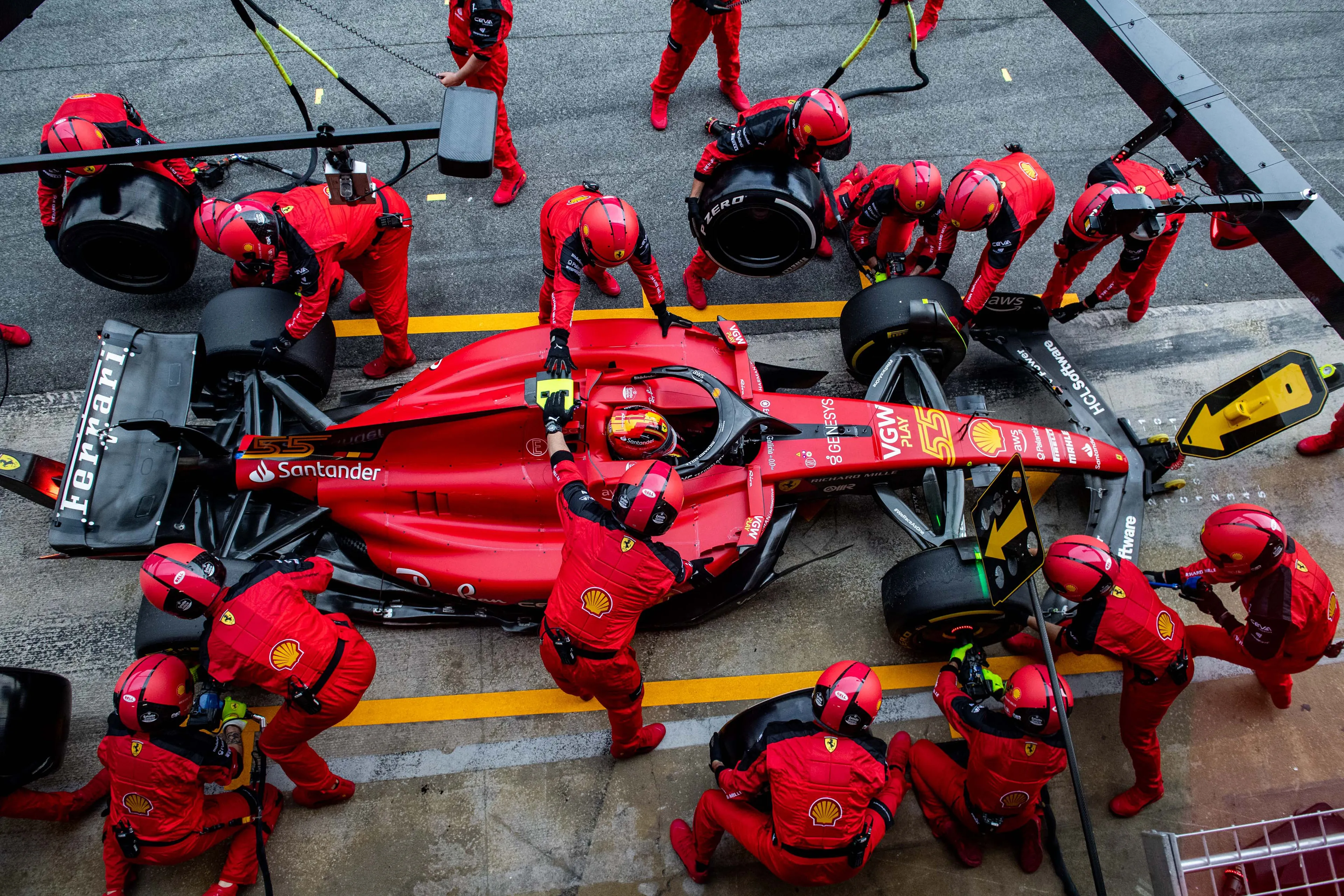 Beperkte blijdschap voor Ferrari: 'Mercedes was te snel, maar Aston Martin bleef wel achter ons'