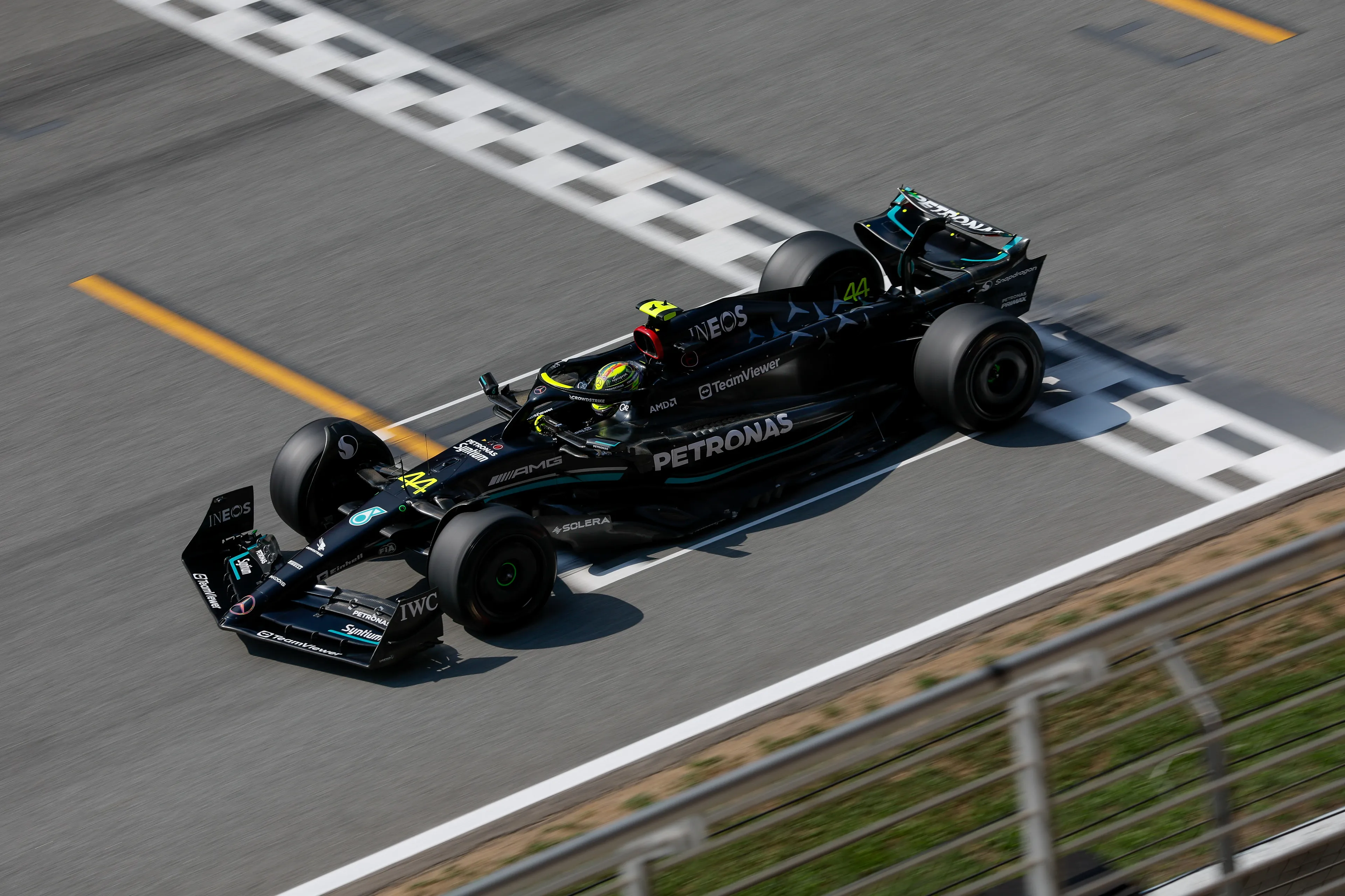 Mercedes zette flinke stap in Spanje: 'Maar weten niet hoeveel we nog kunnen doen in 2023'