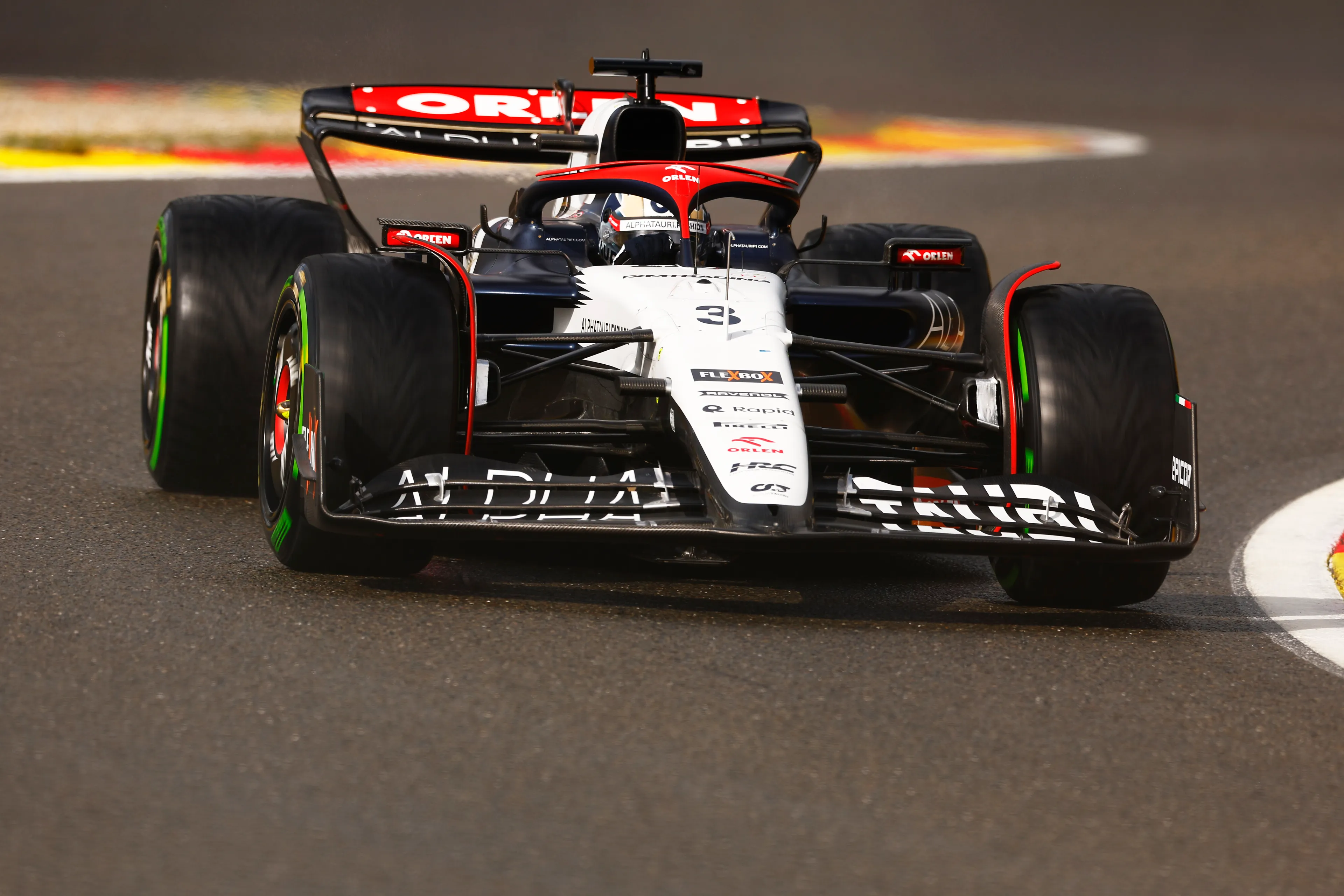 Ricciardo lijkt steeds zekerder van stoeltje in F1: 'We hebben één coureur met ervaring, en één met talent nodig'