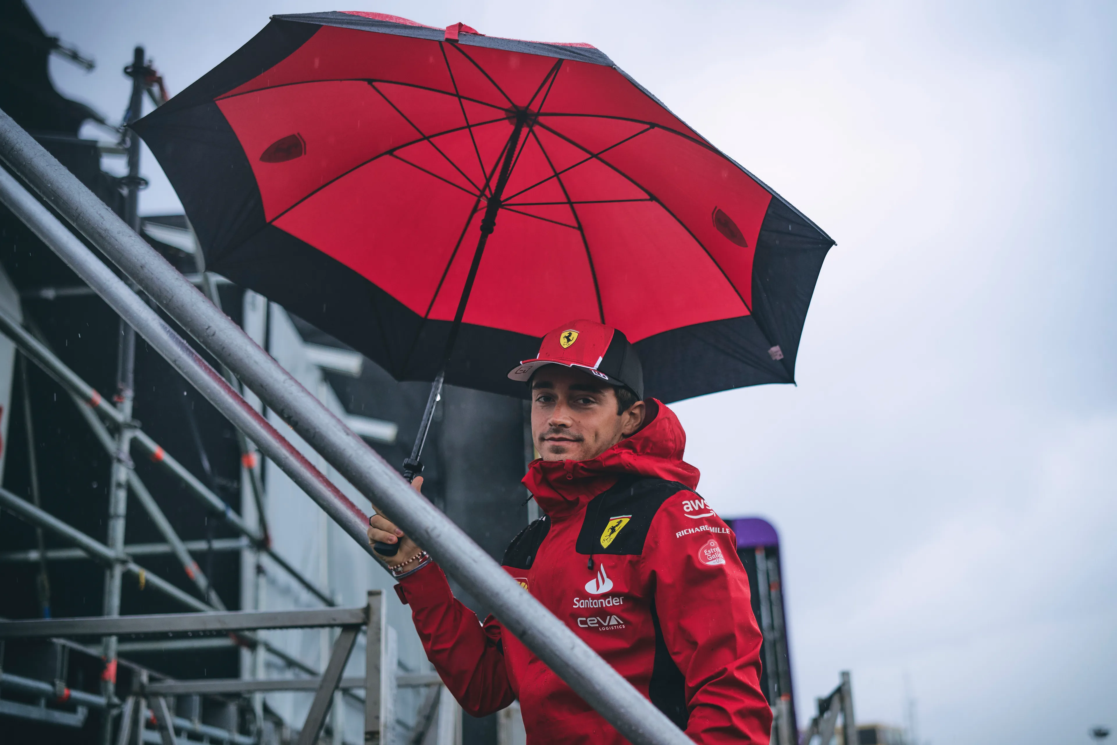 Leclerc ziet moeilijk weekend in mineur eindigen: 'Juiste keuze om er de brui aan te geven'