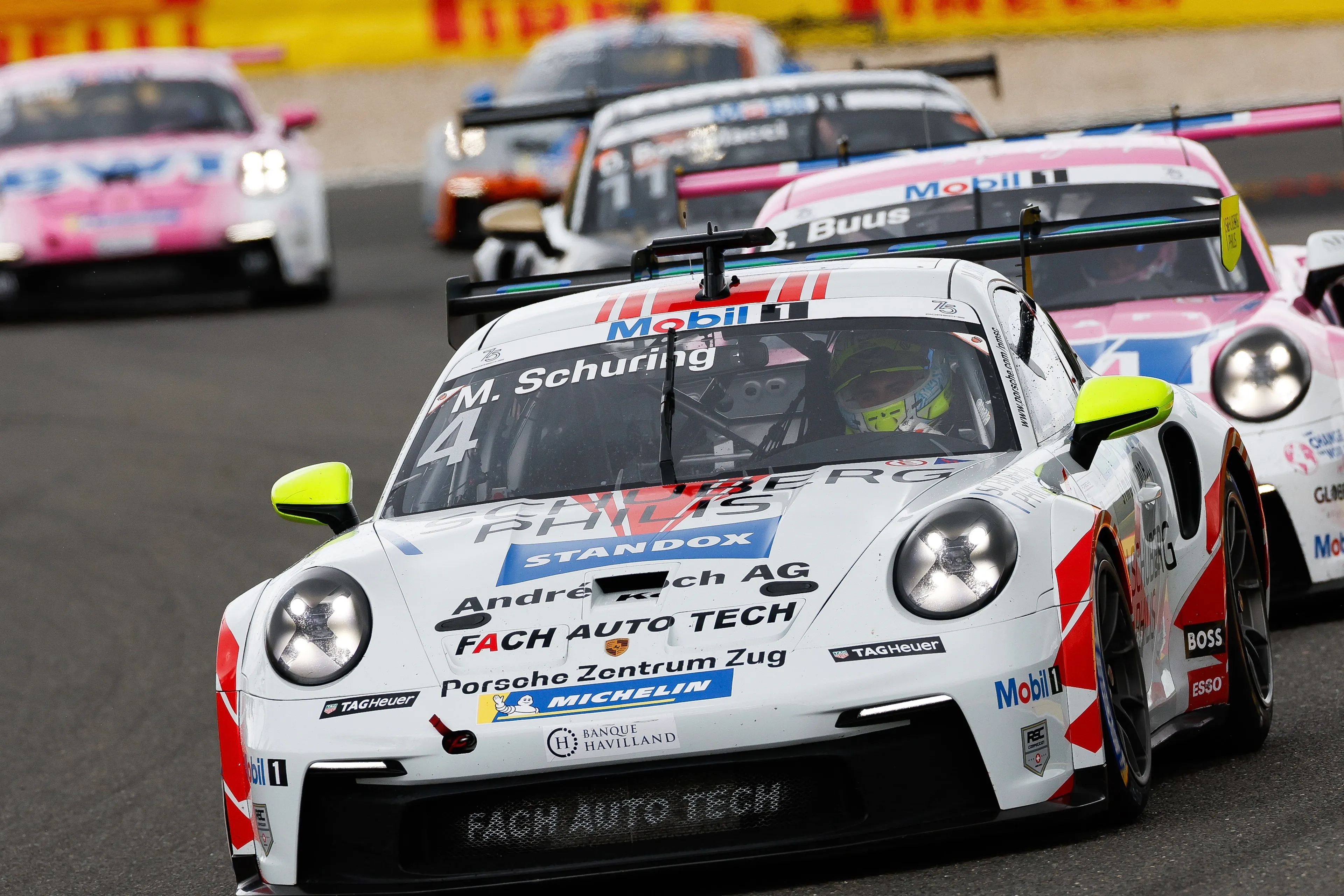 Porsche Supercup GP België | Schuring (18) wint eerste race, Ten Voorde had het moeilijk op P8