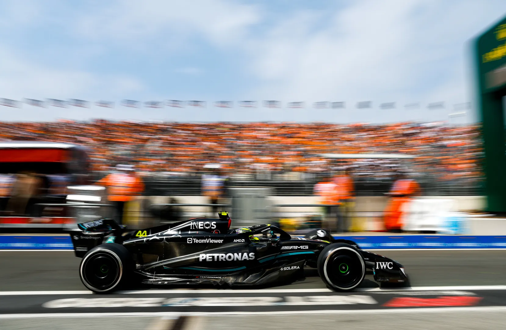 Mercedes is ambitieus over verdere ontwikkeling 2023-bolide: 'We willen Max vooraan opjagen'