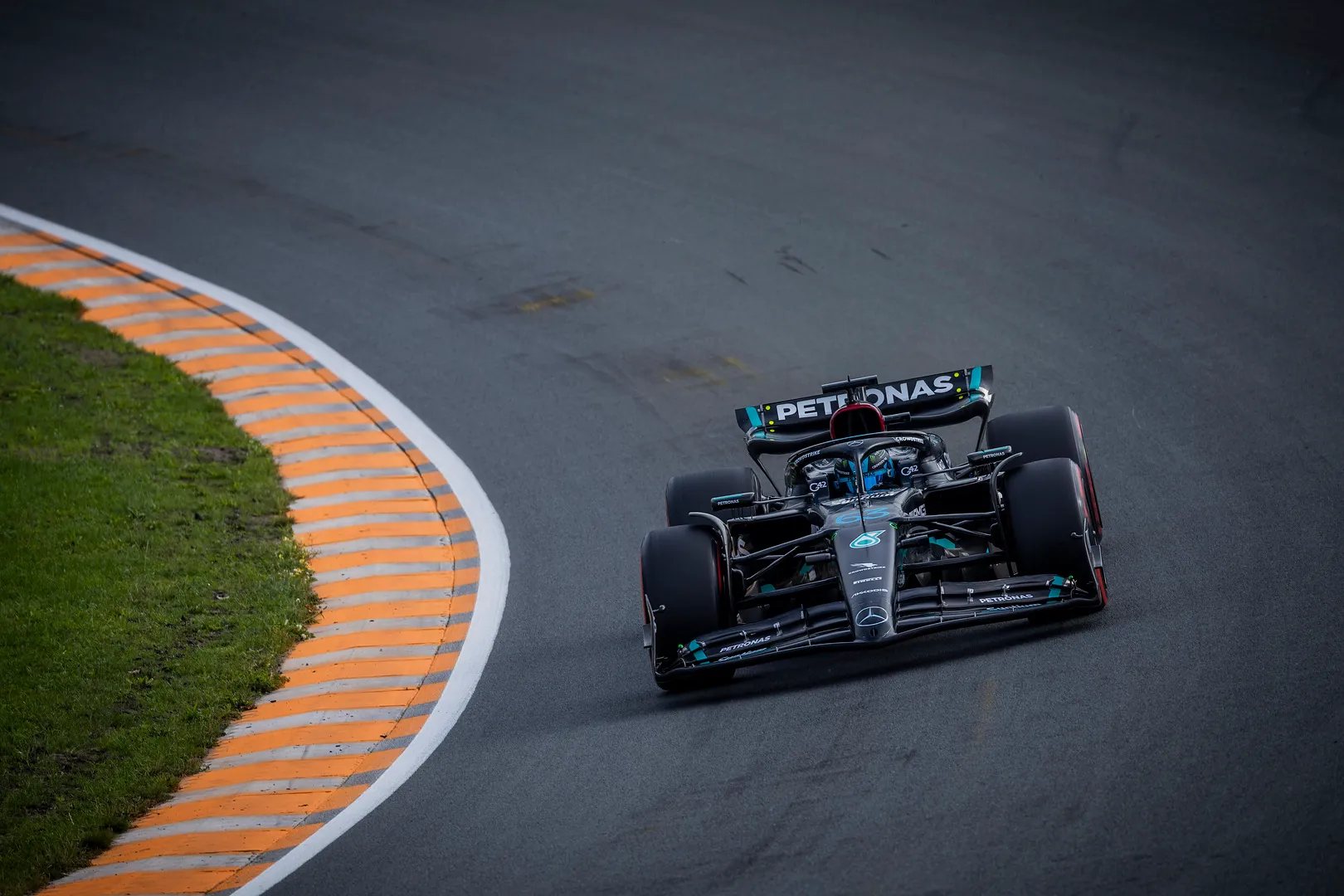 Russell over voorval met Norris: 'Niemands schuld, maar het maakte een slechte dag compleet'