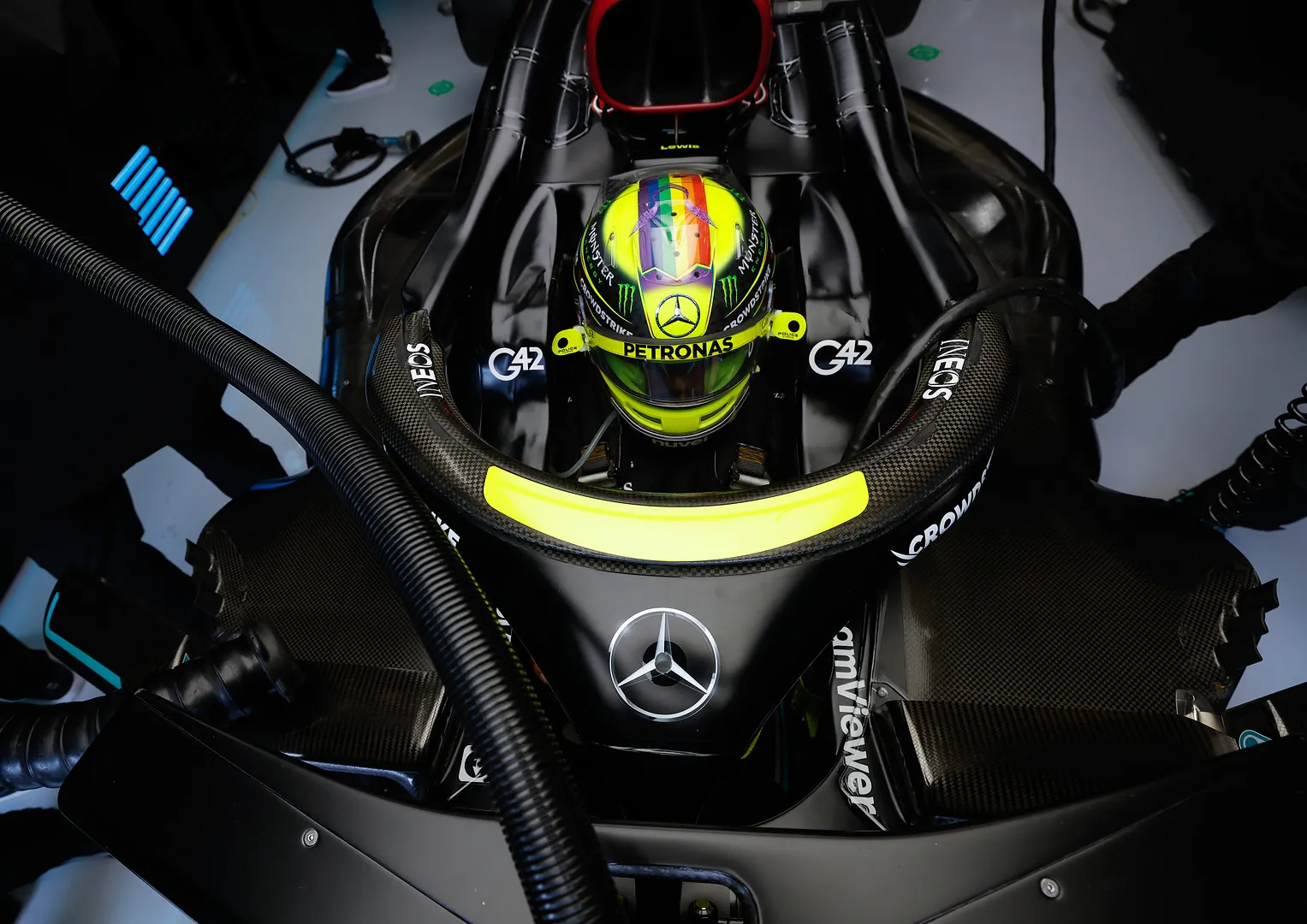 Hamilton doelt niet op 2021-wraak: 'Daar kunnen we niets meer aan veranderen'