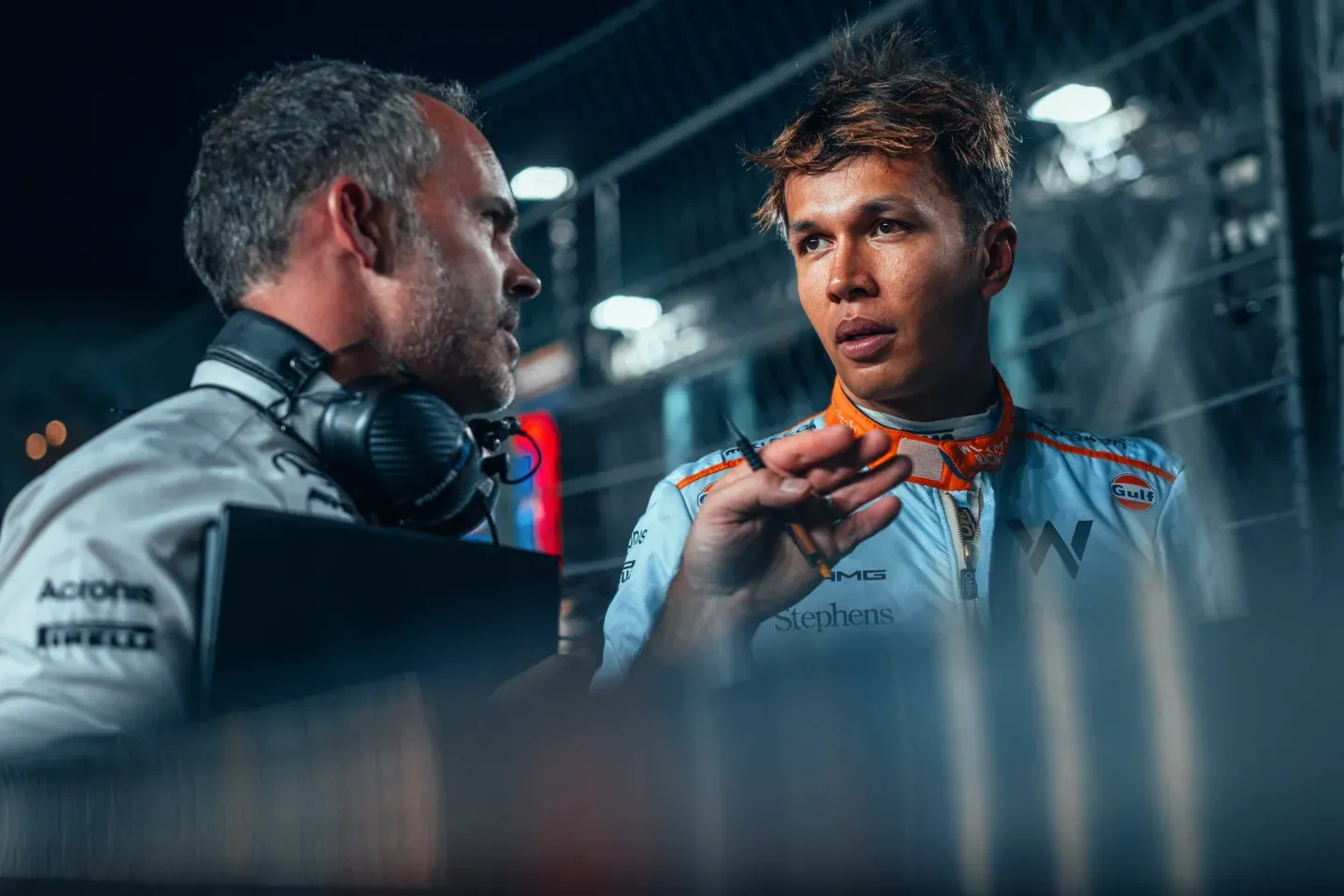 Contact tussen Pérez en Albon kan duur grapje worden voor Williams: 'Deze inhaalactie sloeg nergens op'