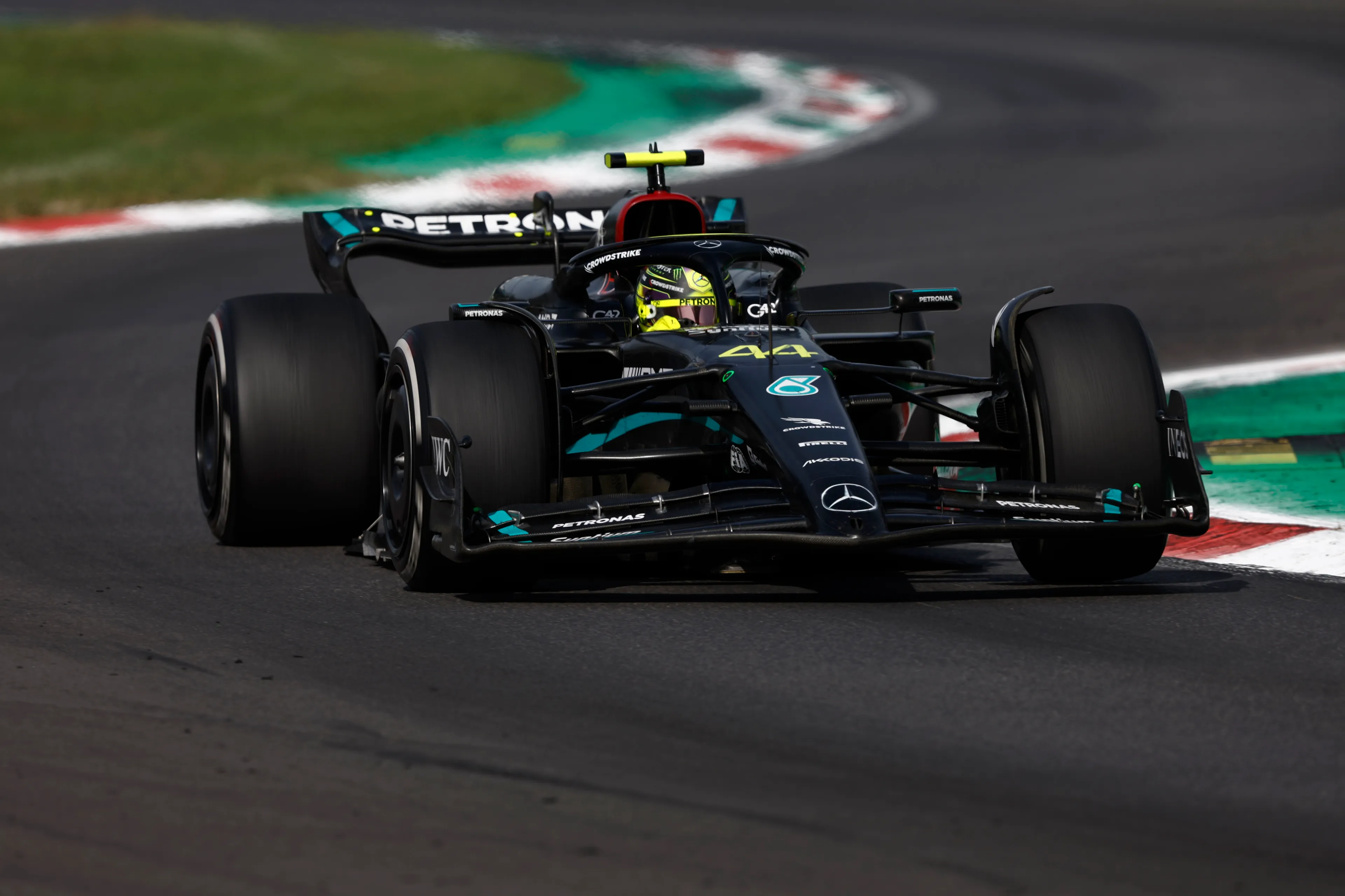 Hamilton pleit voor veranderingen: 'Het was behoorlijk saai'