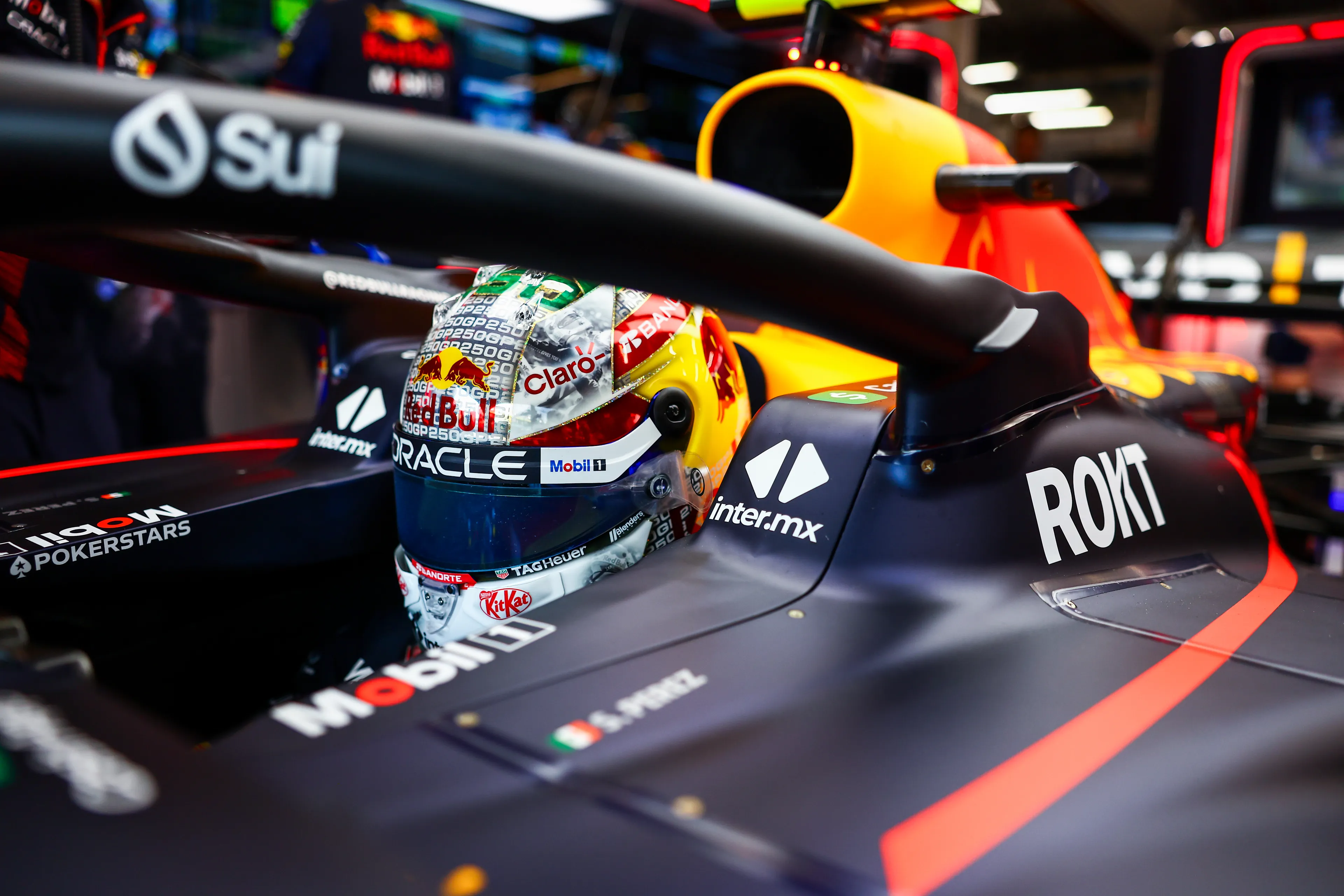 Pérez bewondert Verstappen: 'De man is net een machine!'